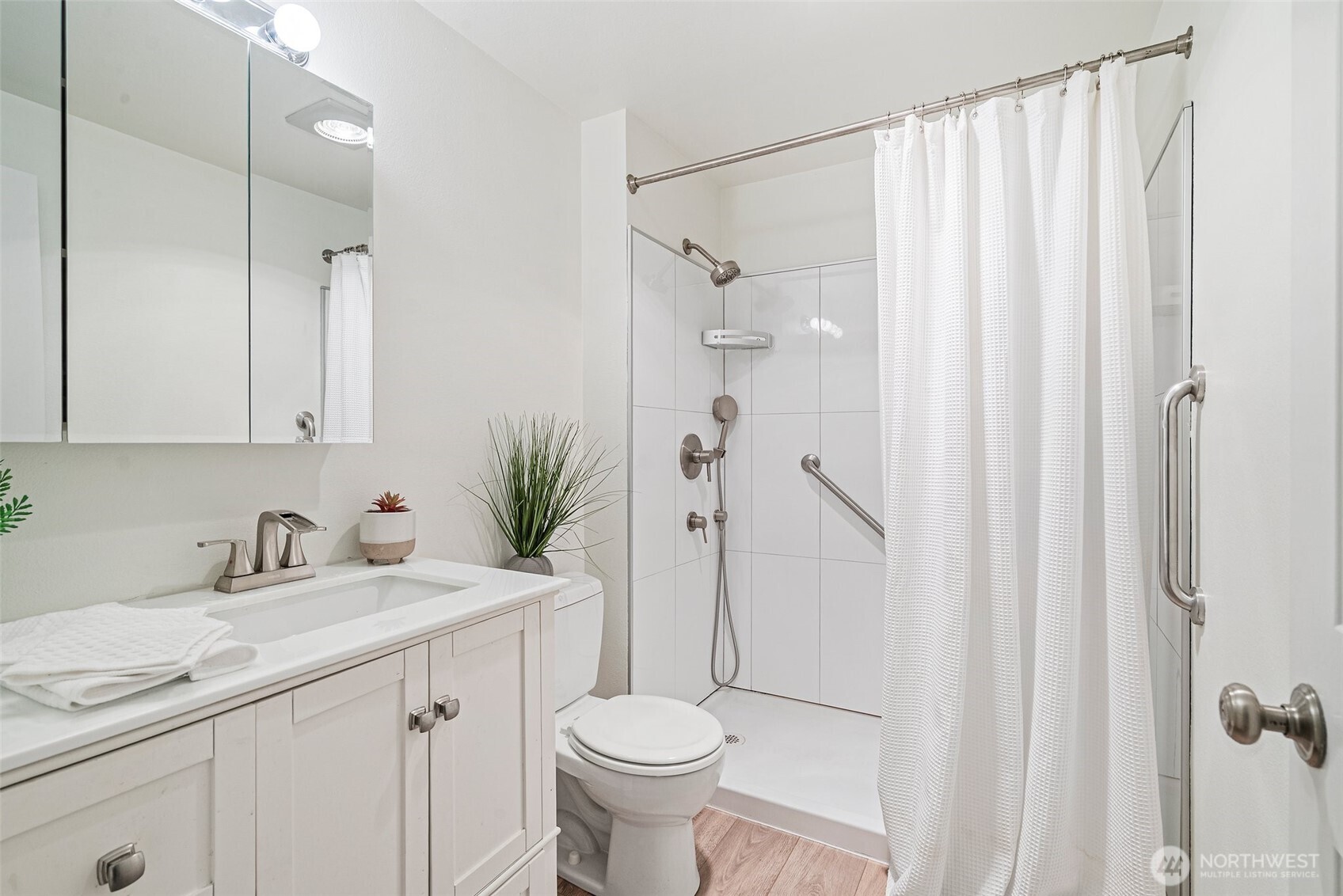 411 N 90th St Unit: 406