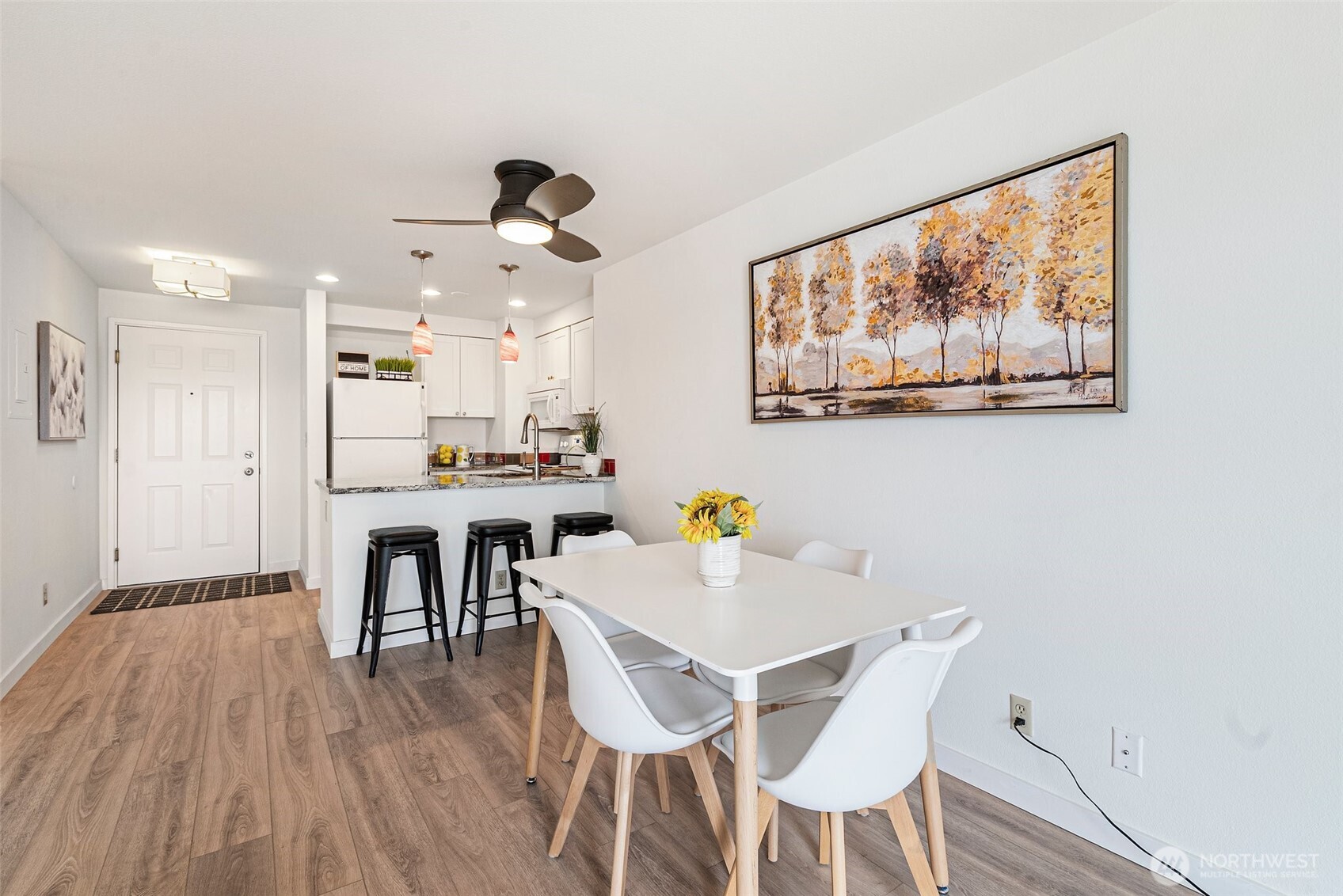 411 N 90th St Unit: 406