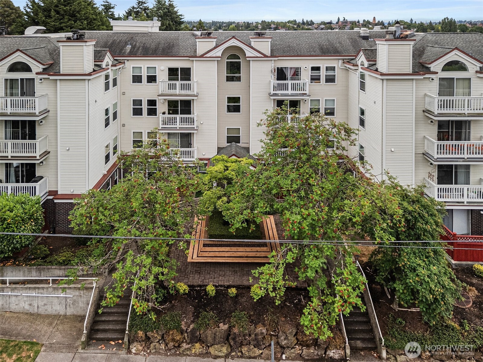 411 N 90th St Unit: 406