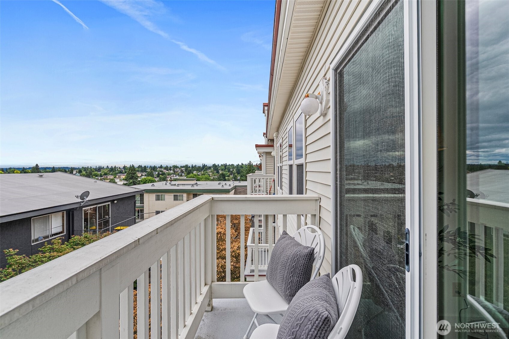 411 N 90th St Unit: 406