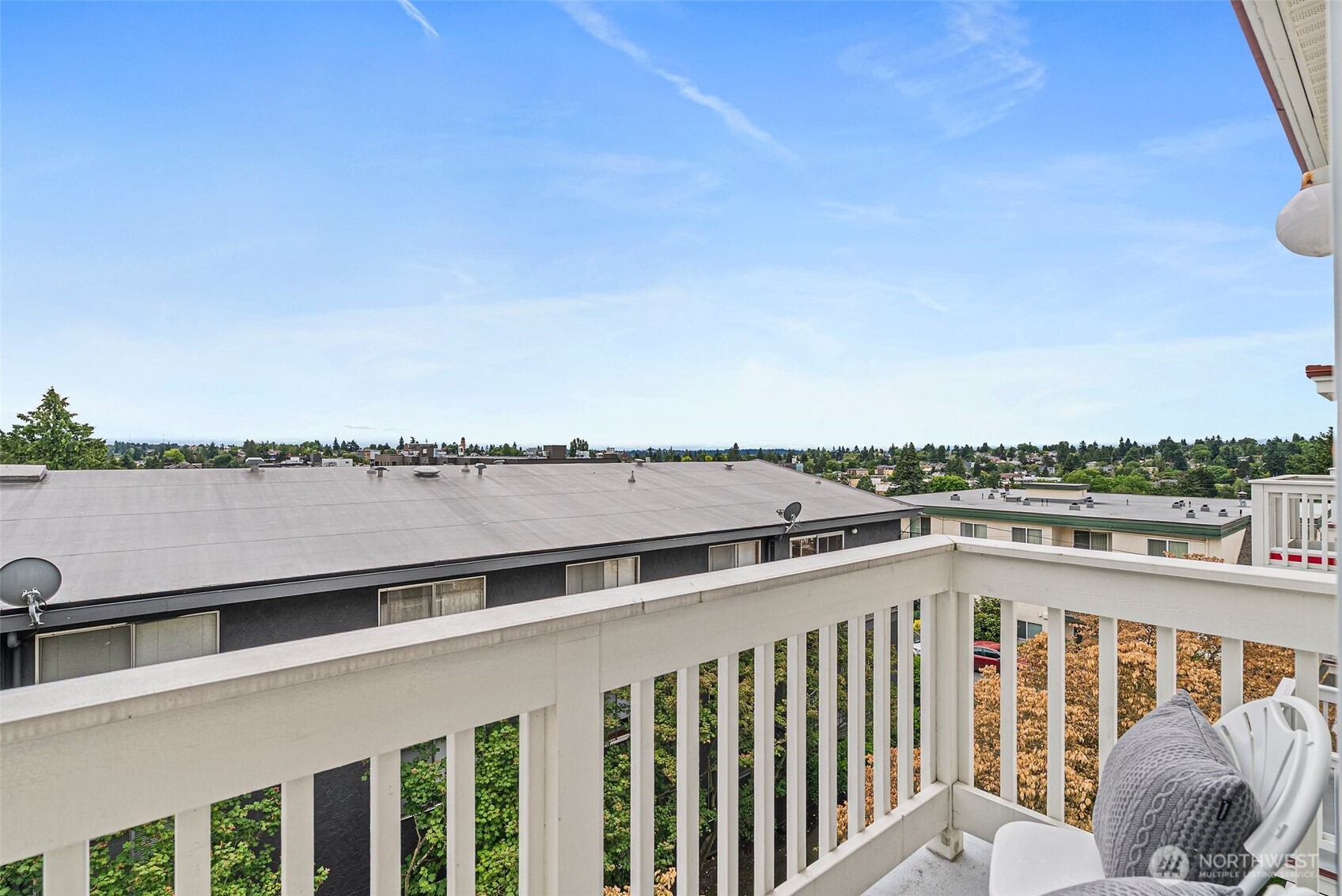 411 N 90th St Unit: 406