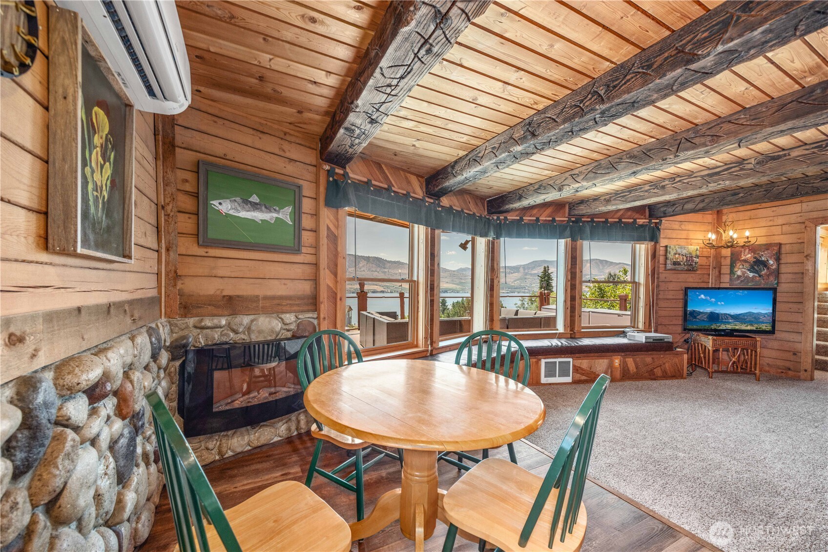 114 Stormy Mountain Wy