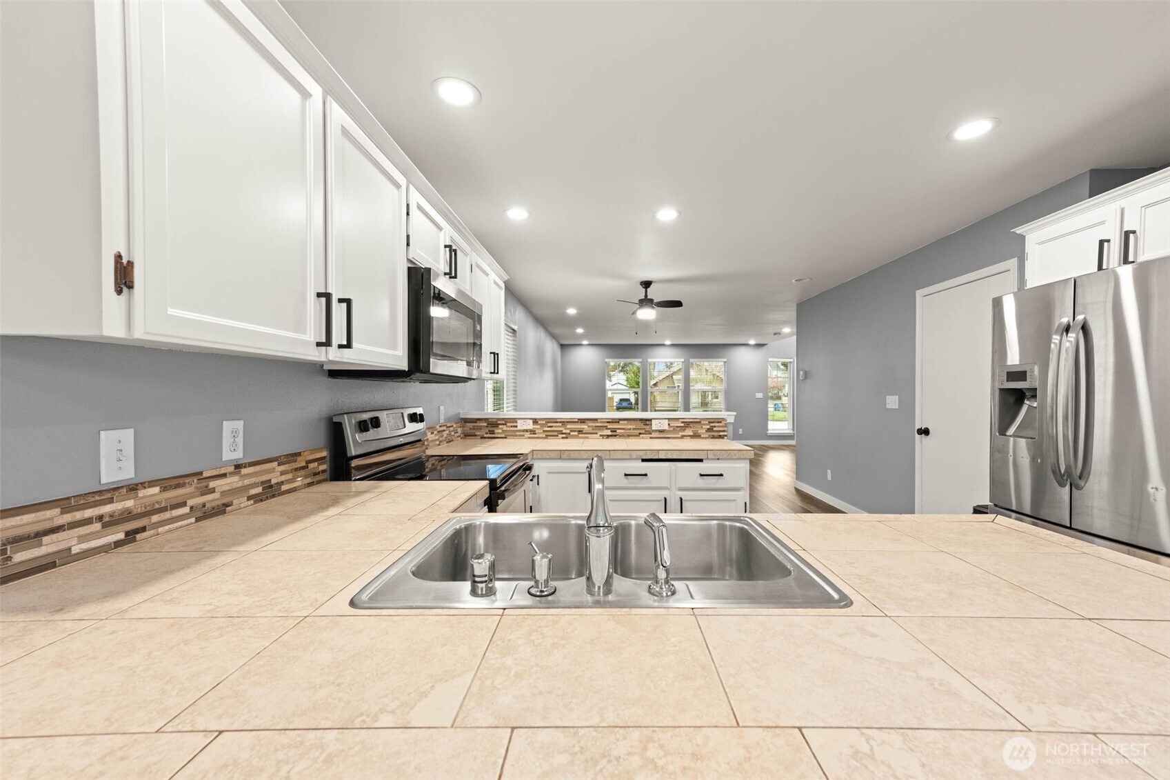 5401 S Cushman Avenue