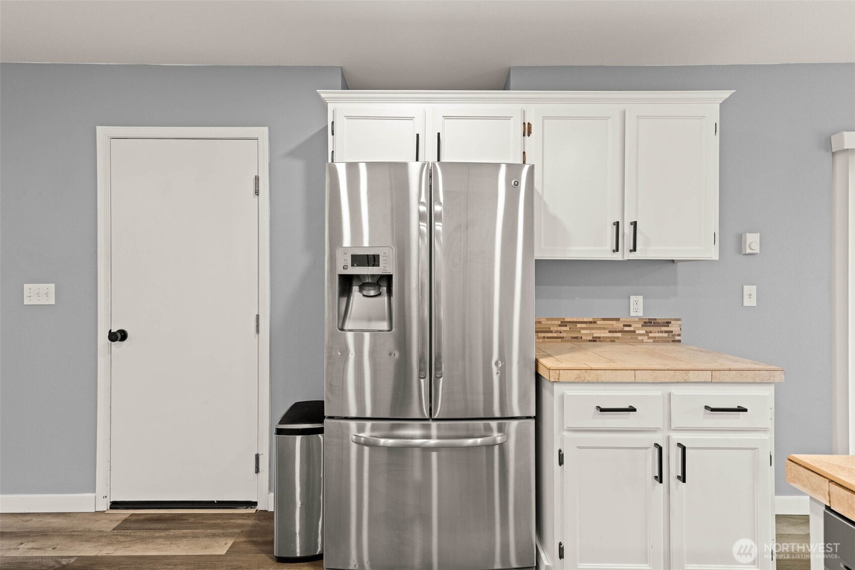 5401 S Cushman Avenue