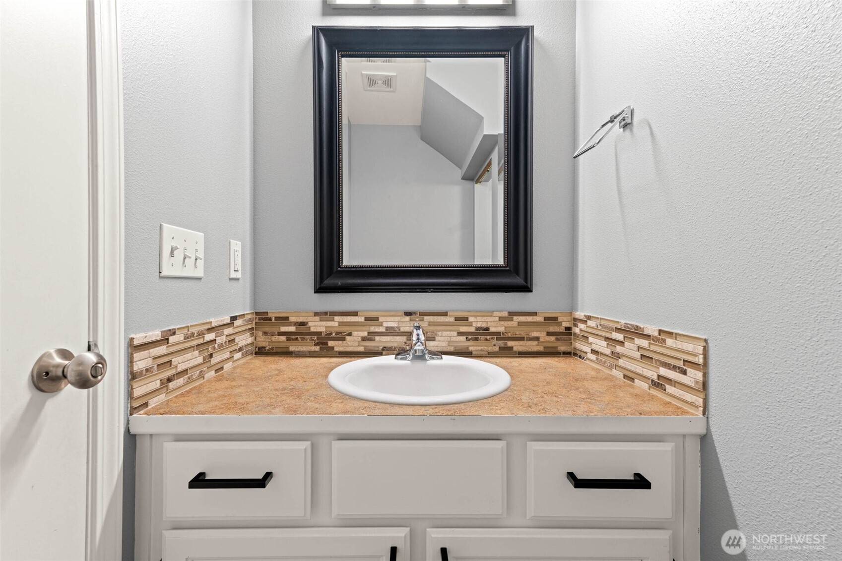 5401 S Cushman Avenue