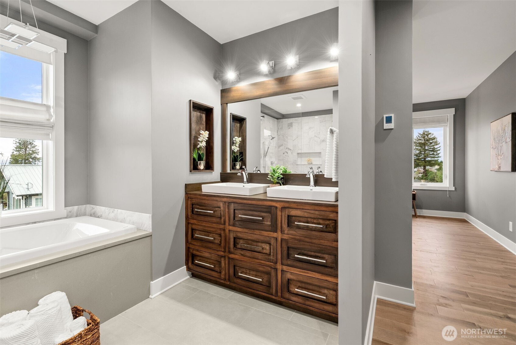 11642 Roseberg Ave S