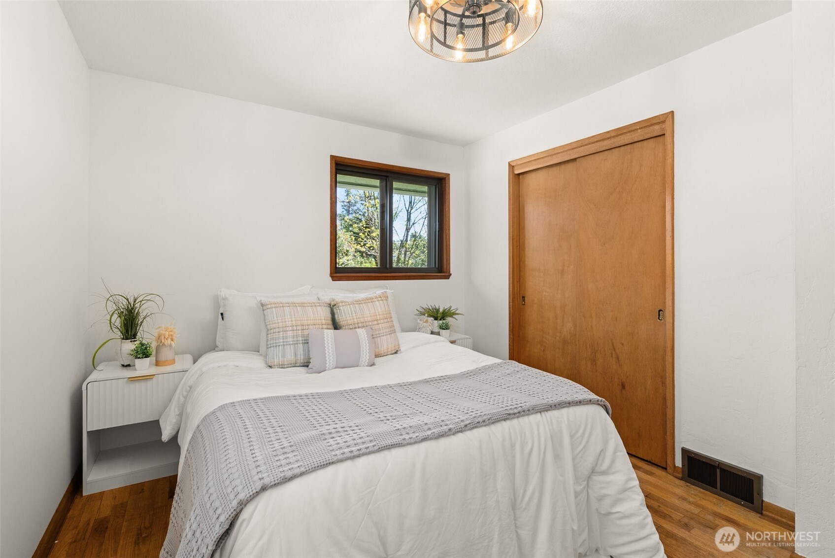 2426 S 142nd