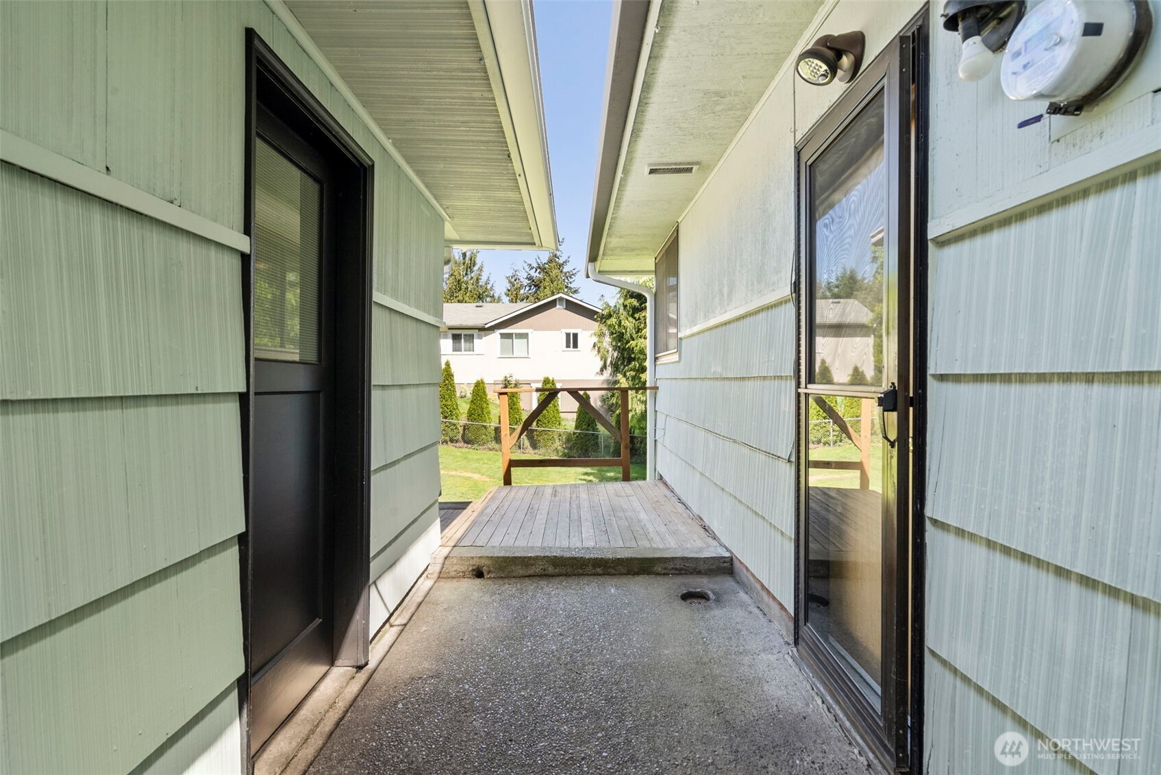 2426 S 142nd