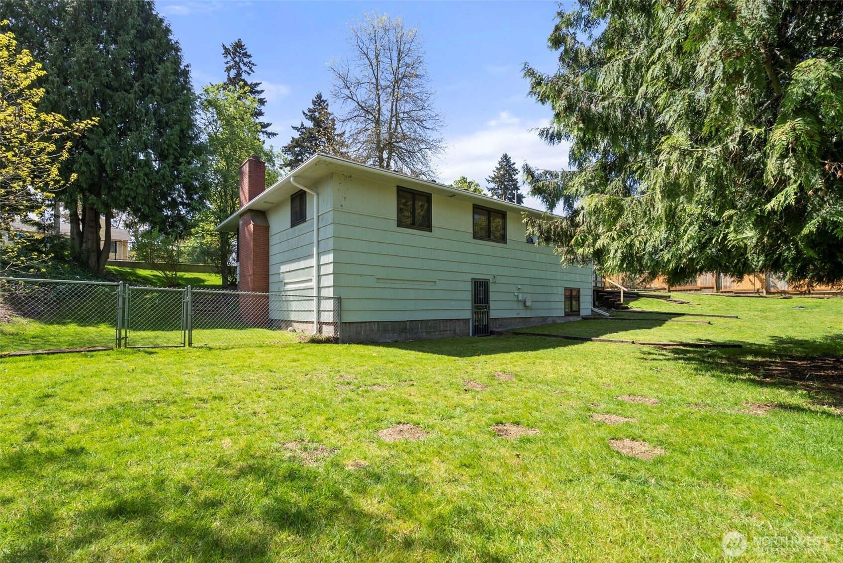 2426 S 142nd
