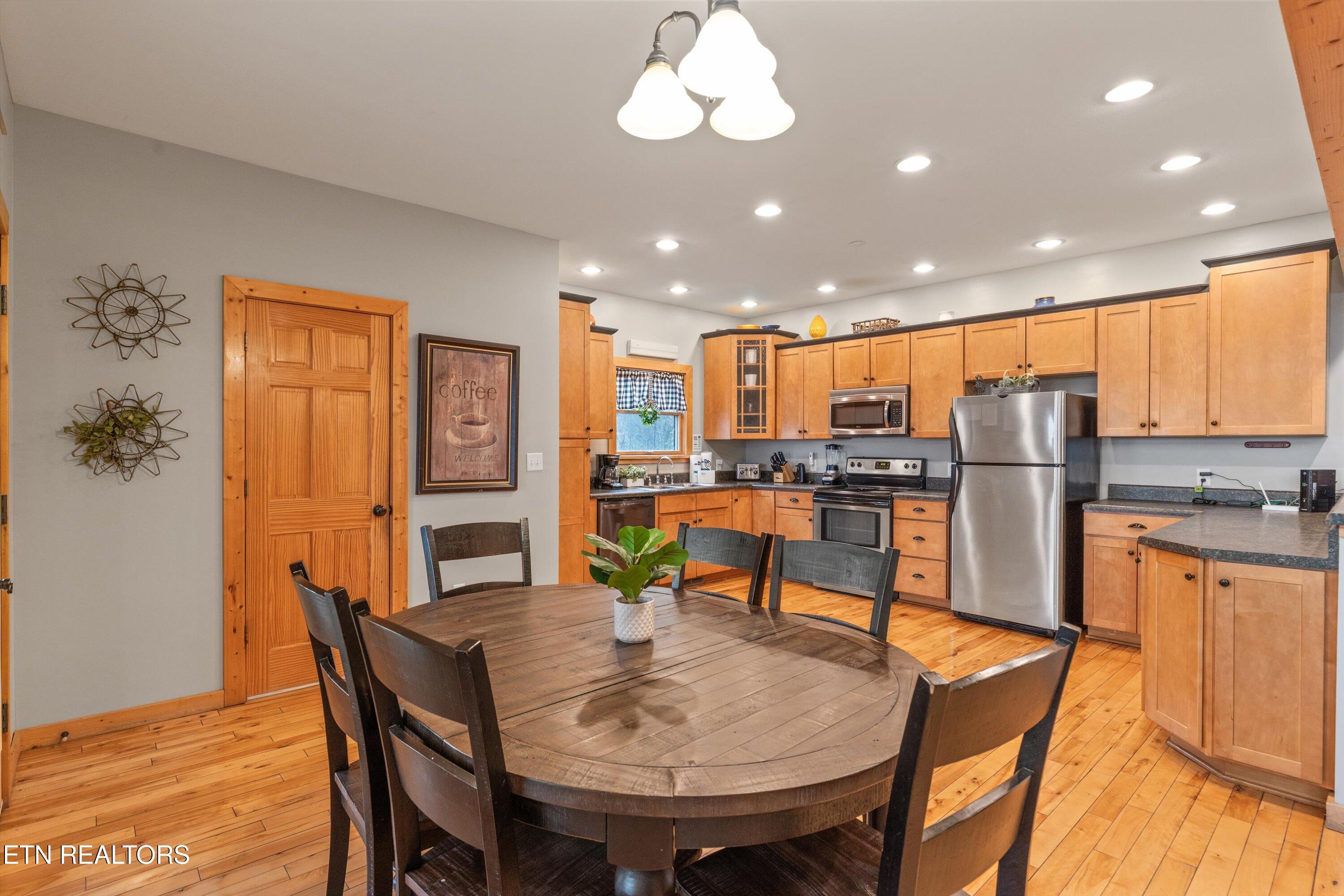 3512 Katie Way
