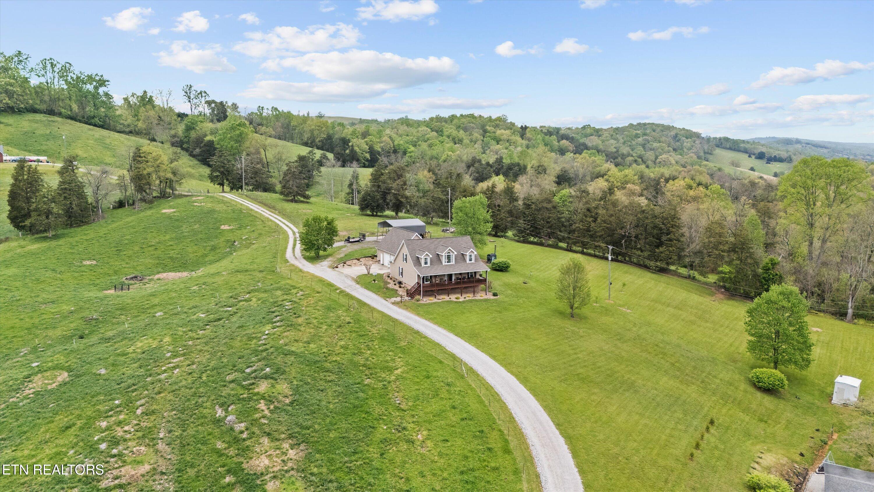 3073 Dutch Valley Rd