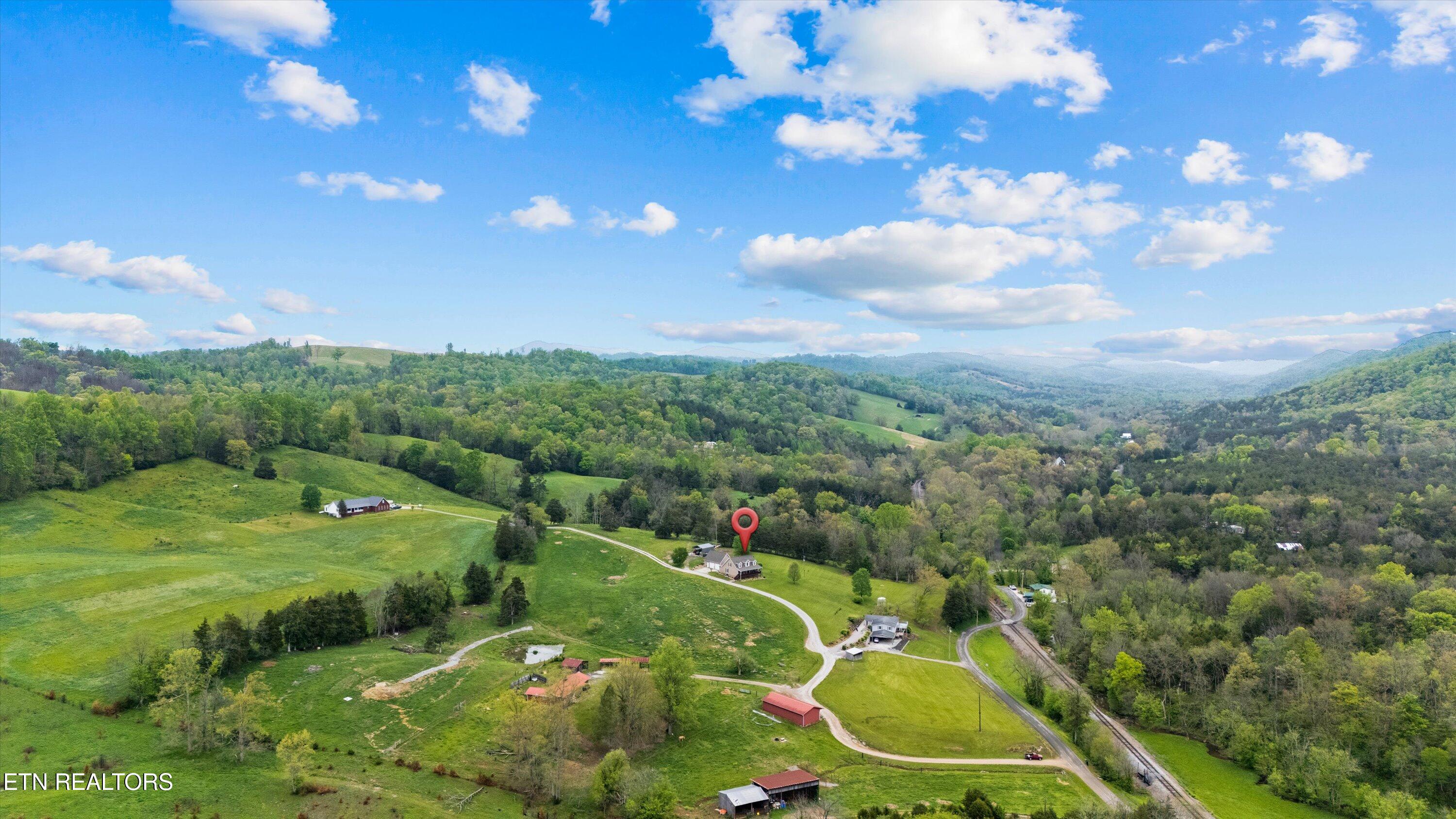 3073 Dutch Valley Rd