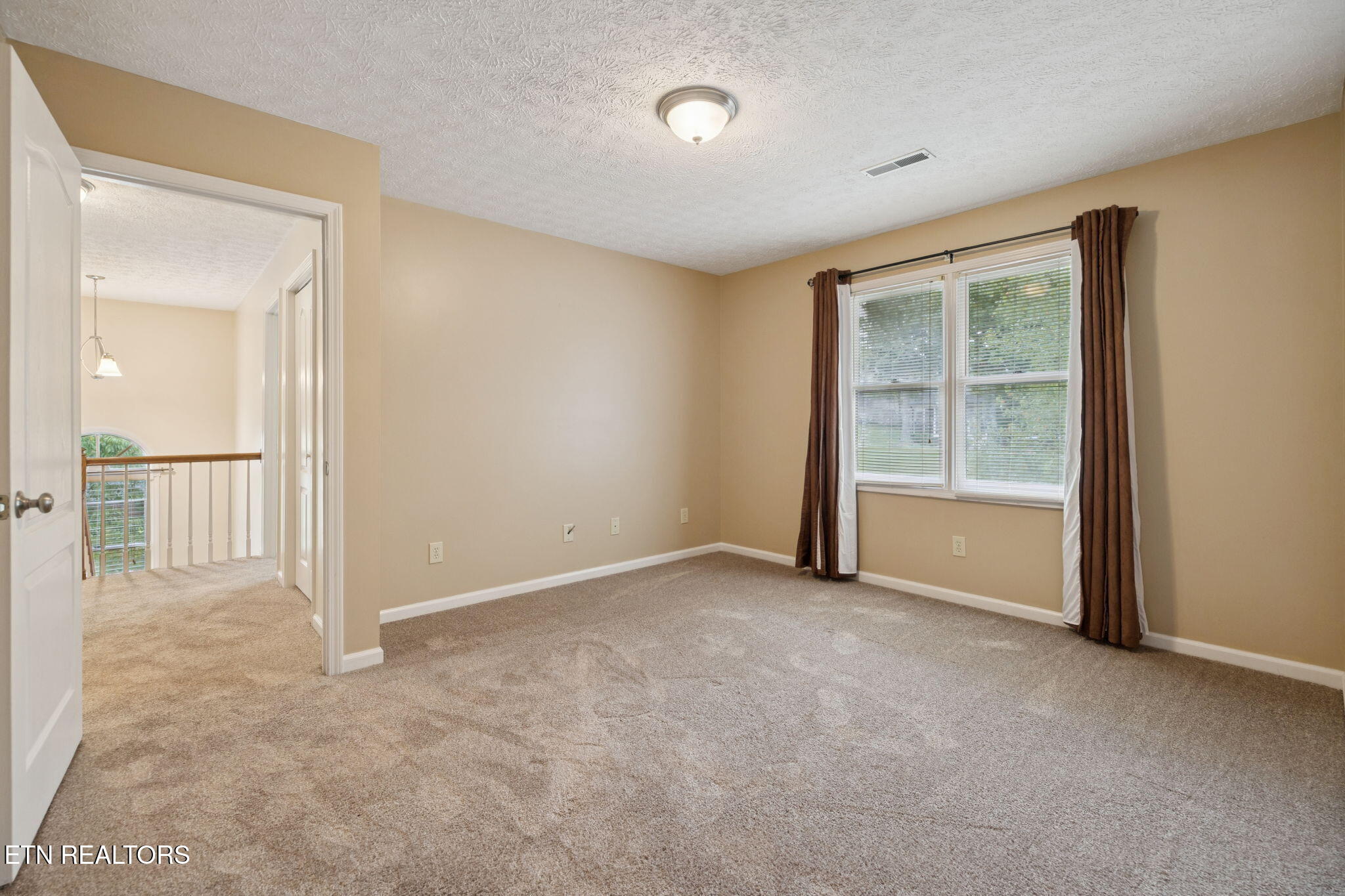 7404 Royal Springs Blvd