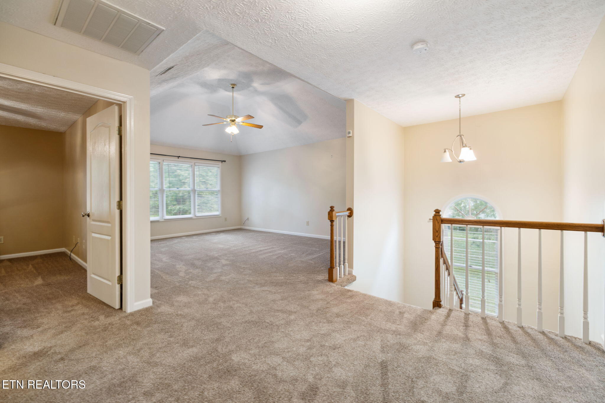 7404 Royal Springs Blvd