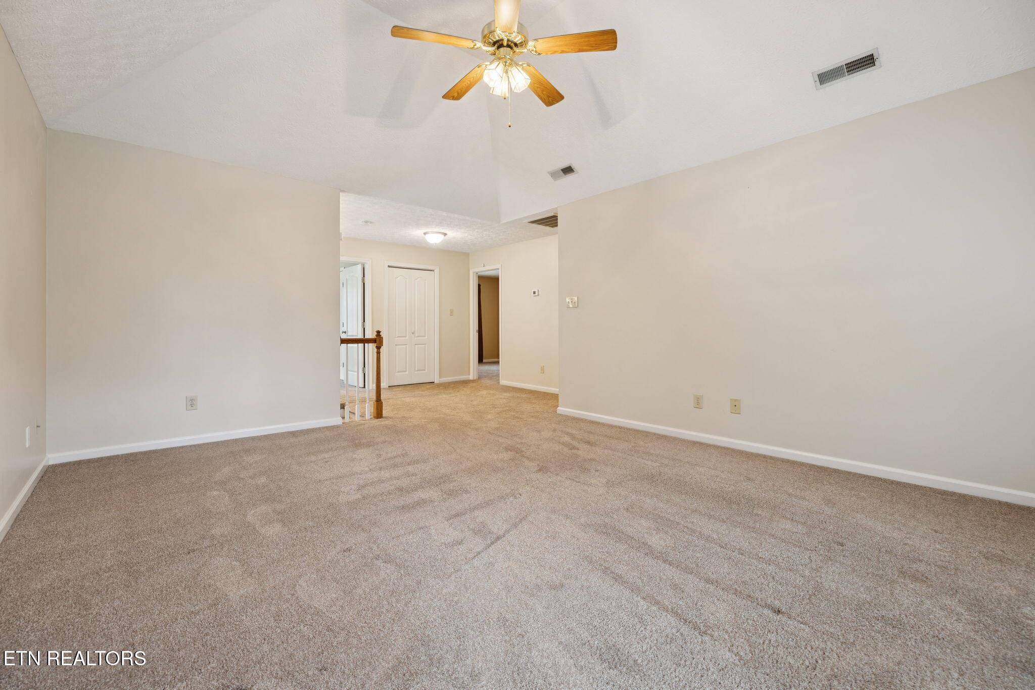 7404 Royal Springs Blvd