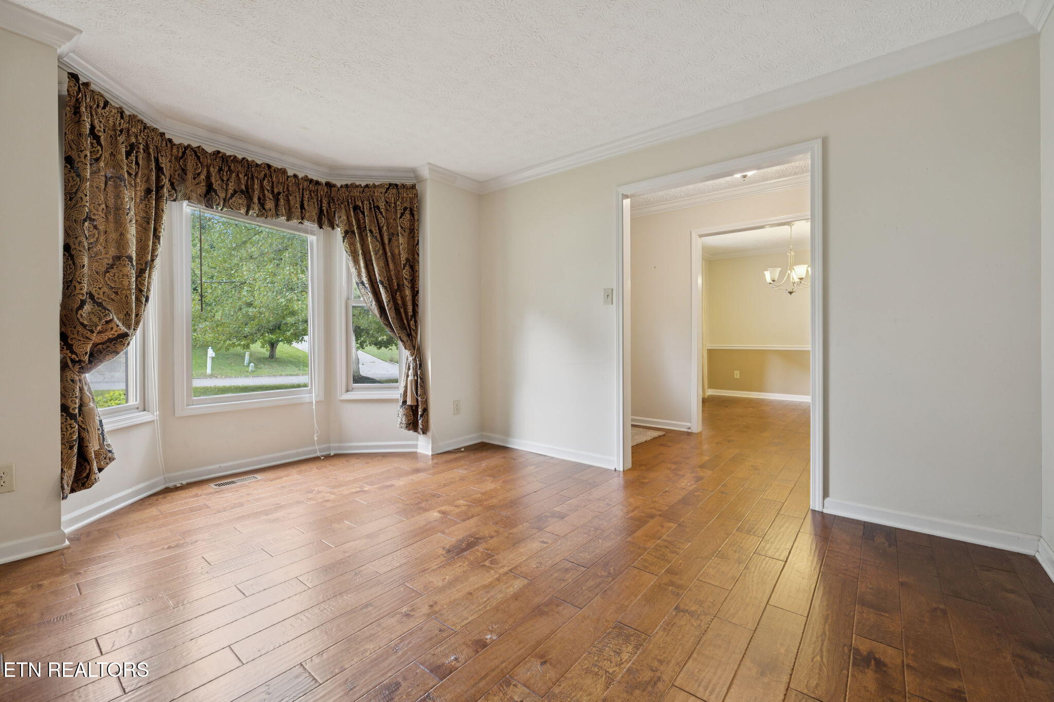 7404 Royal Springs Blvd