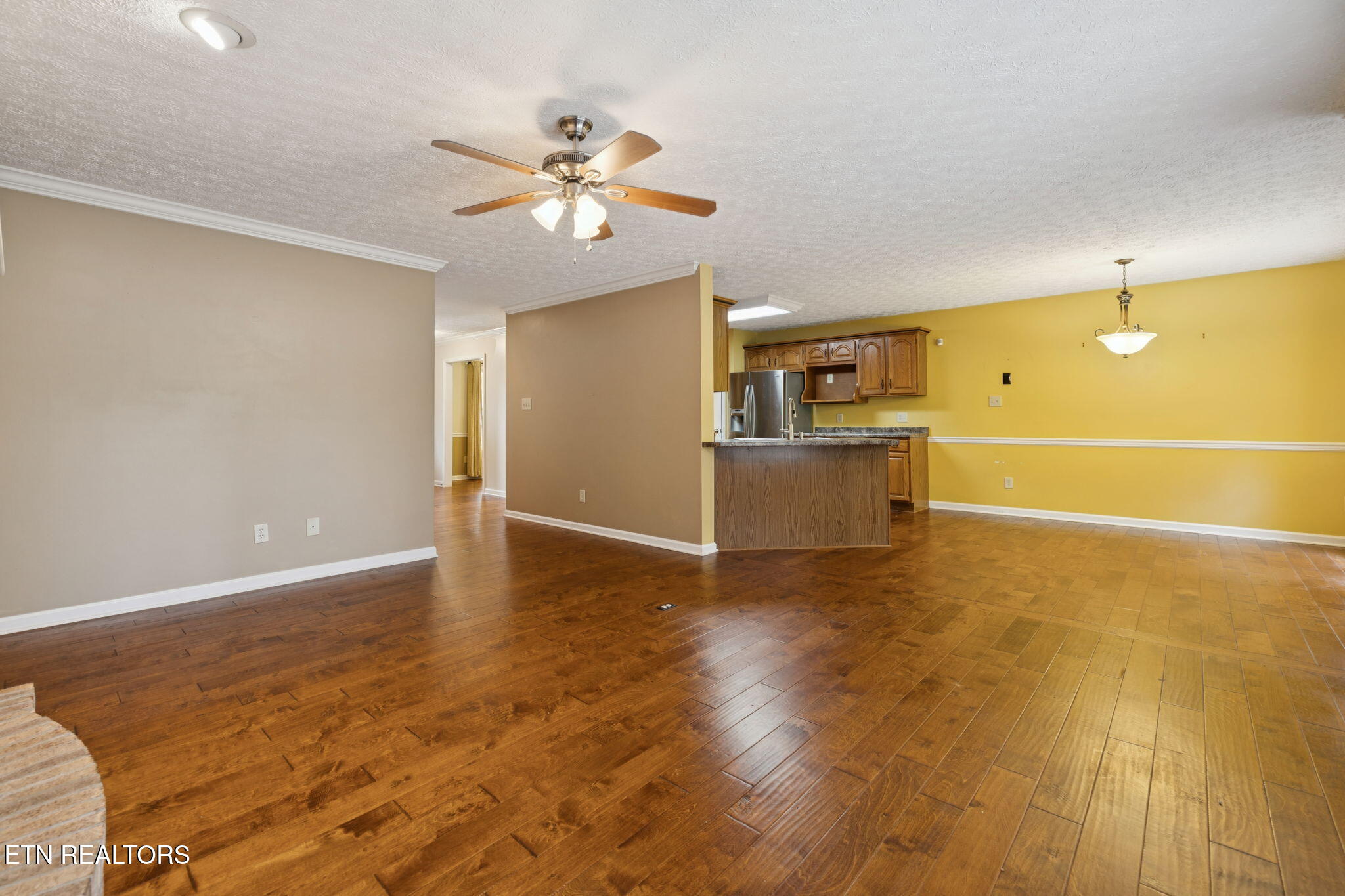 7404 Royal Springs Blvd