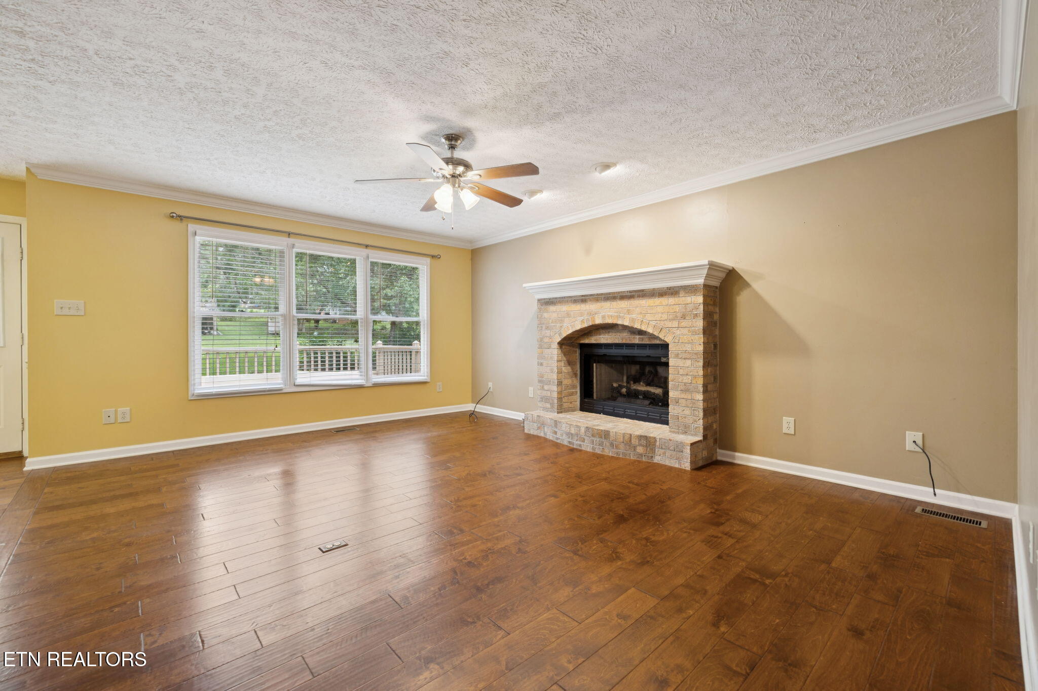 7404 Royal Springs Blvd