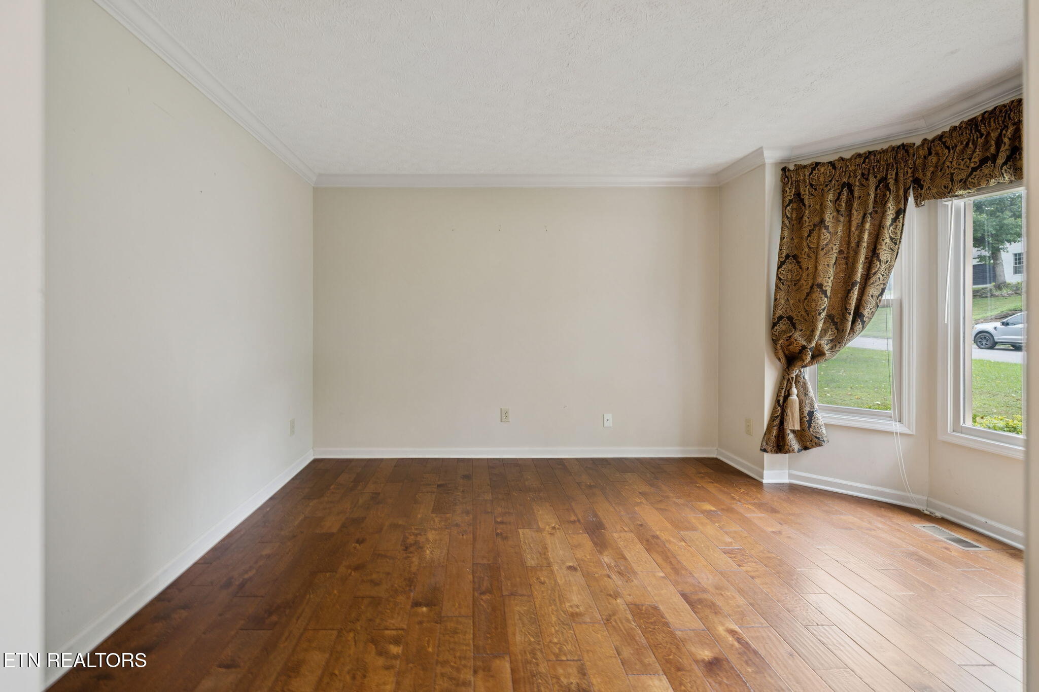 7404 Royal Springs Blvd