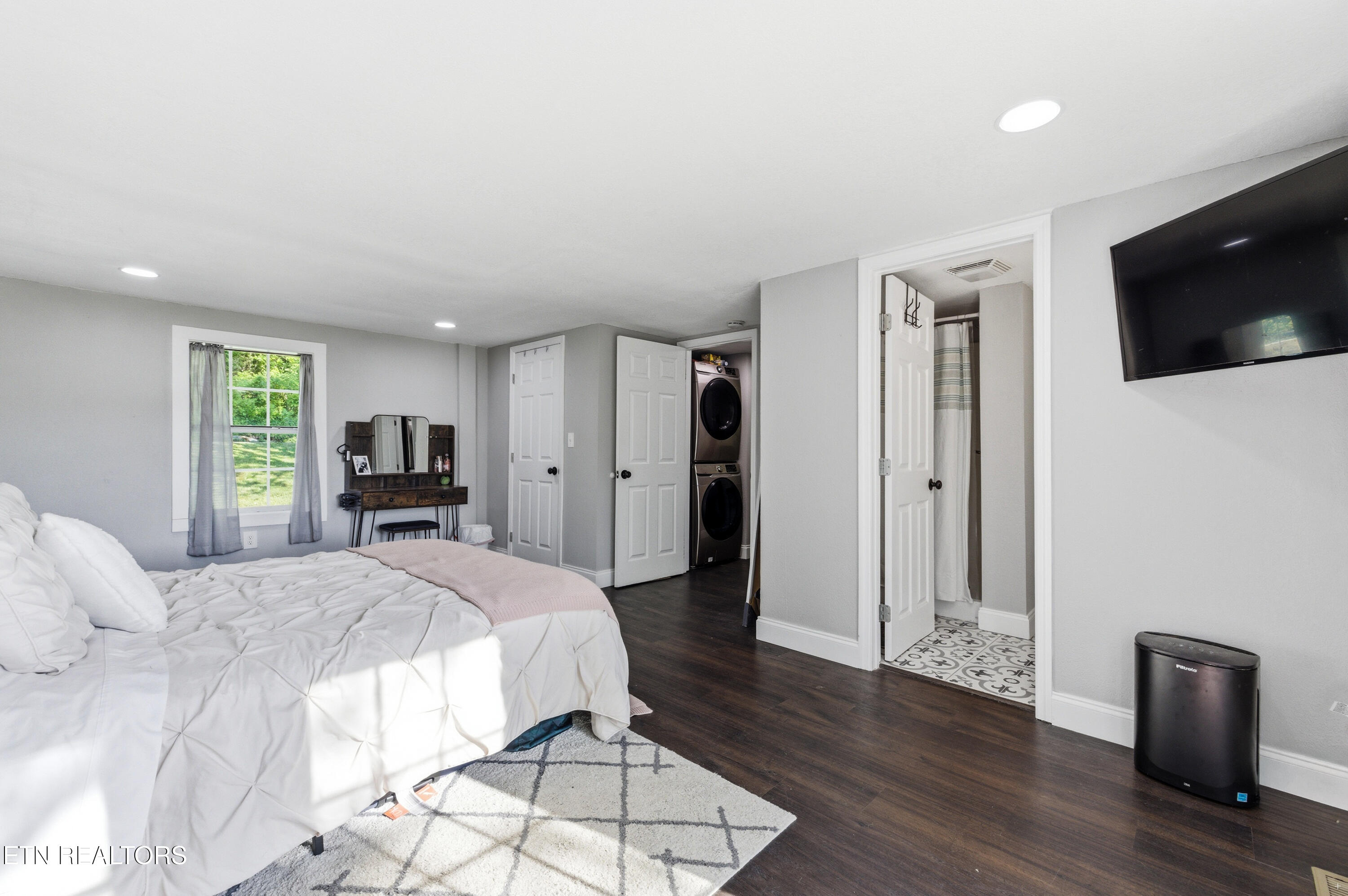 5312 Avis Lane