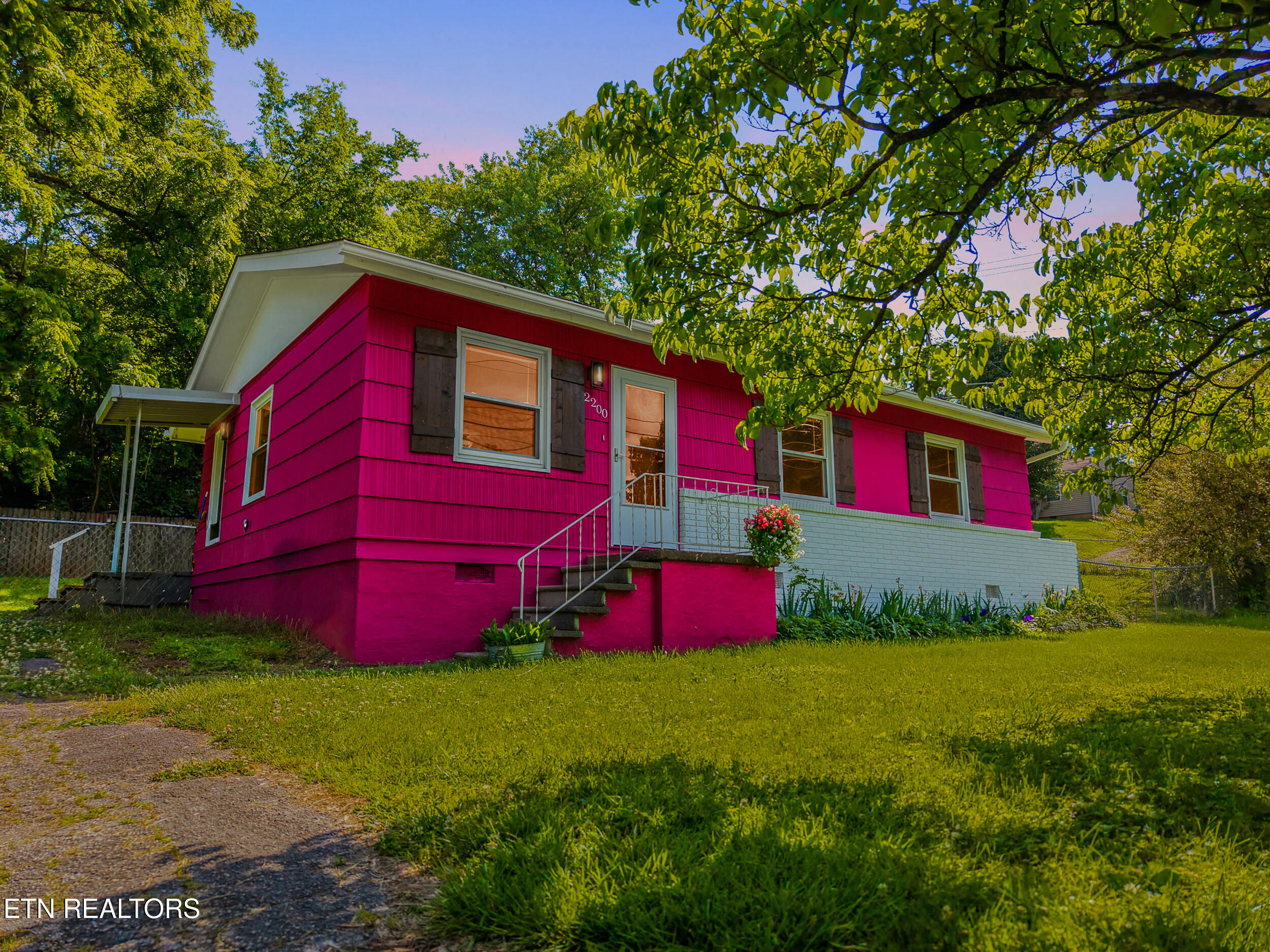 2200 Sylvania Ave