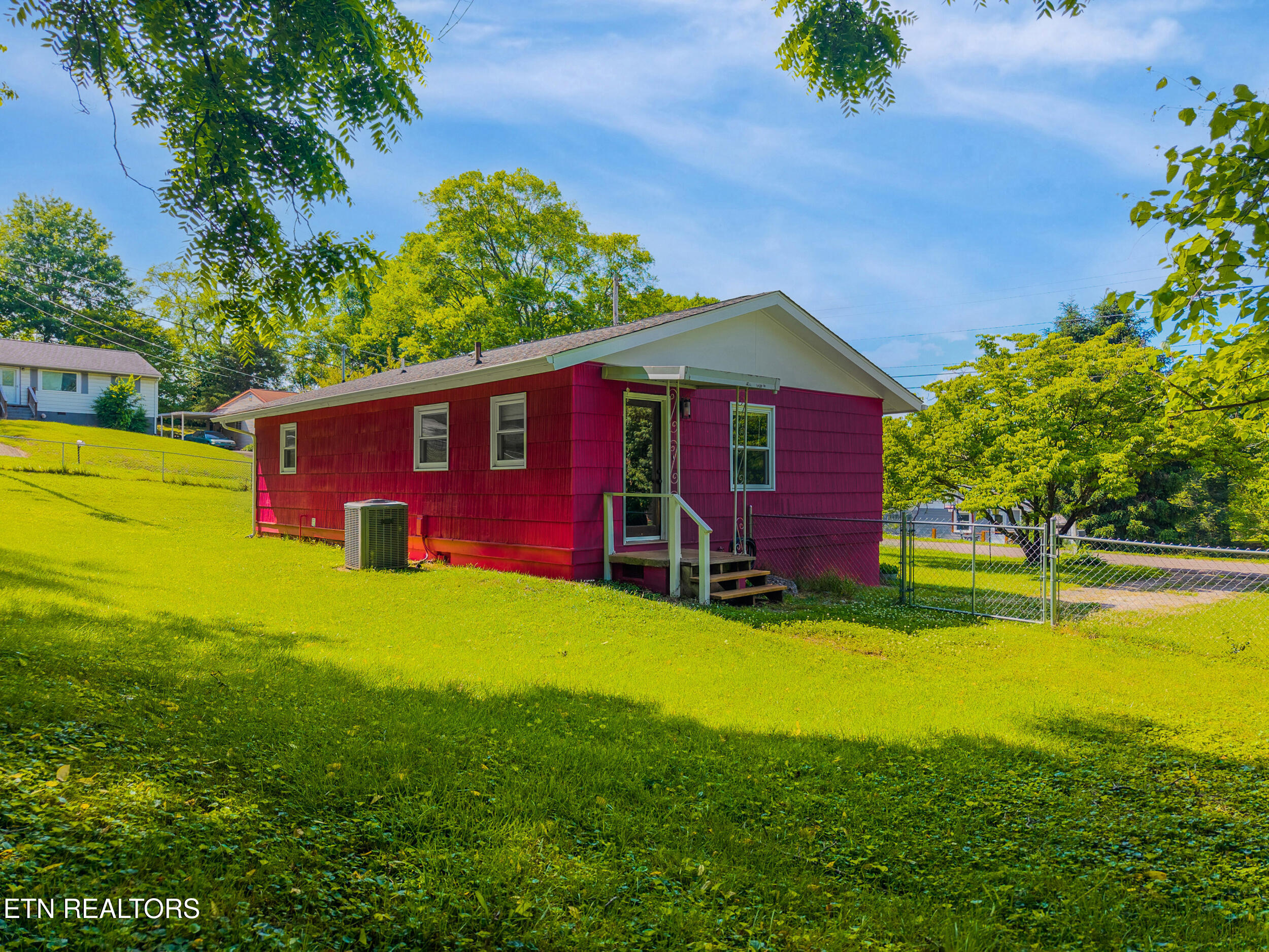 2200 Sylvania Ave