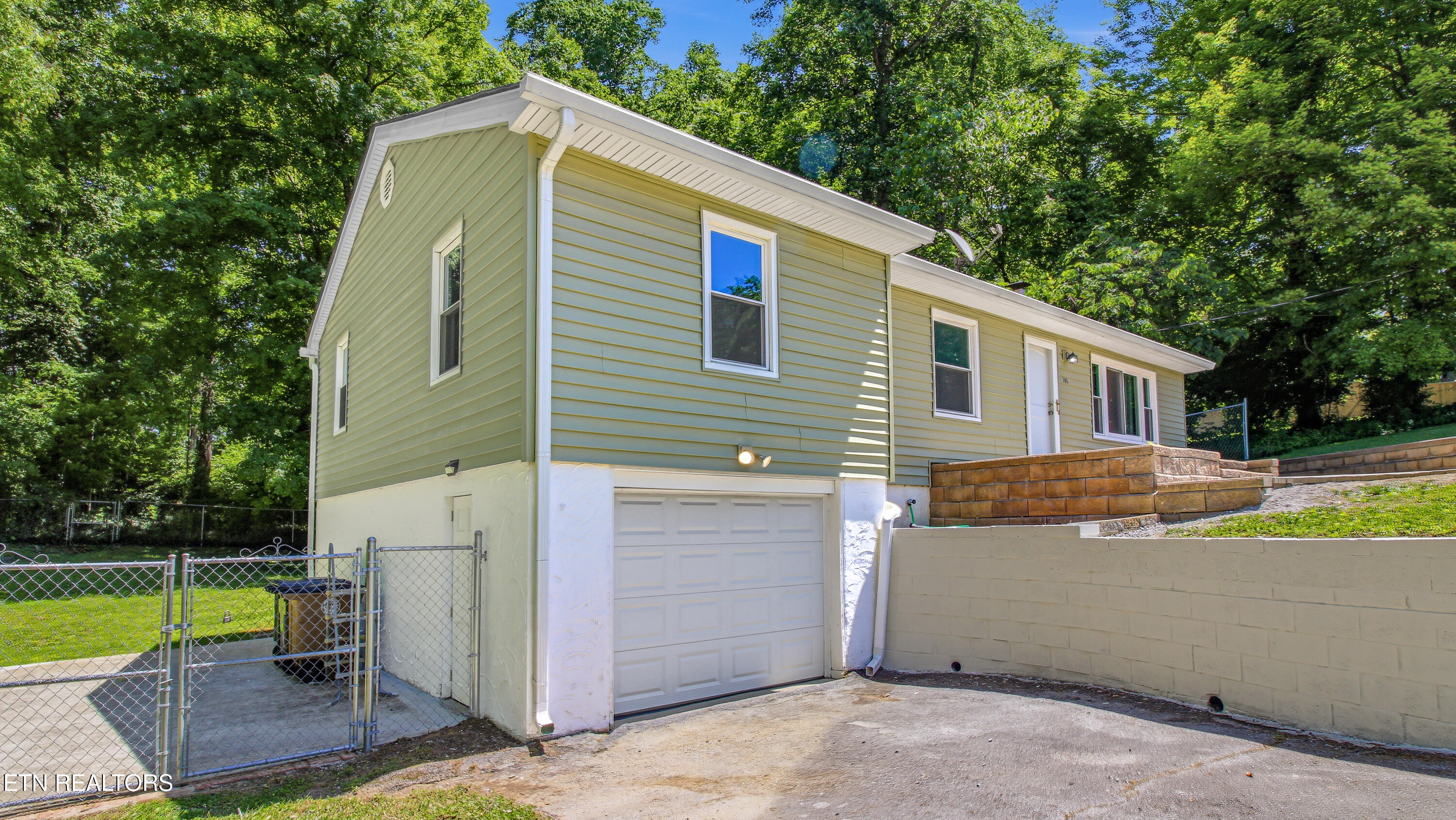 705 White Oak Drive