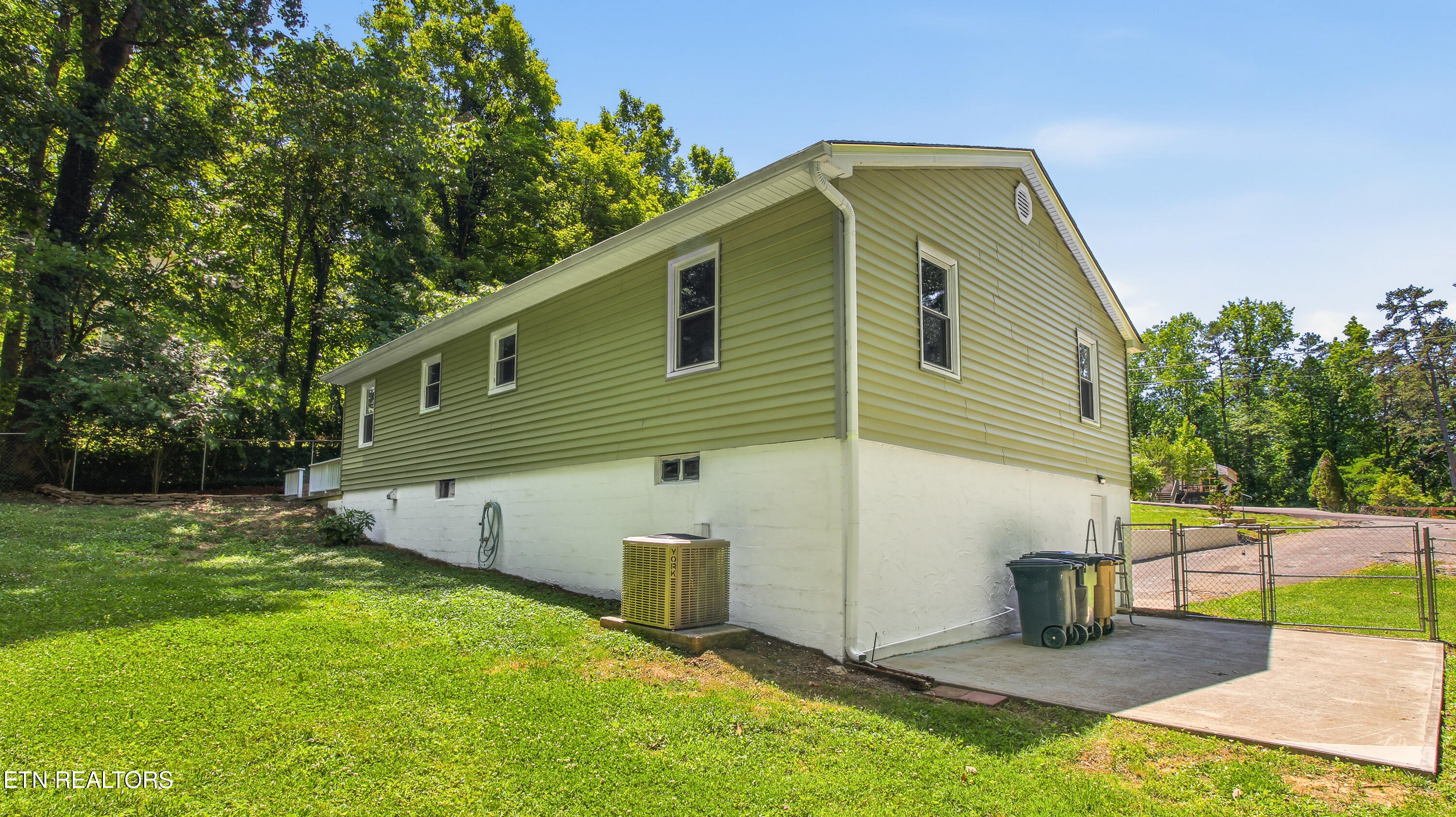 705 White Oak Drive
