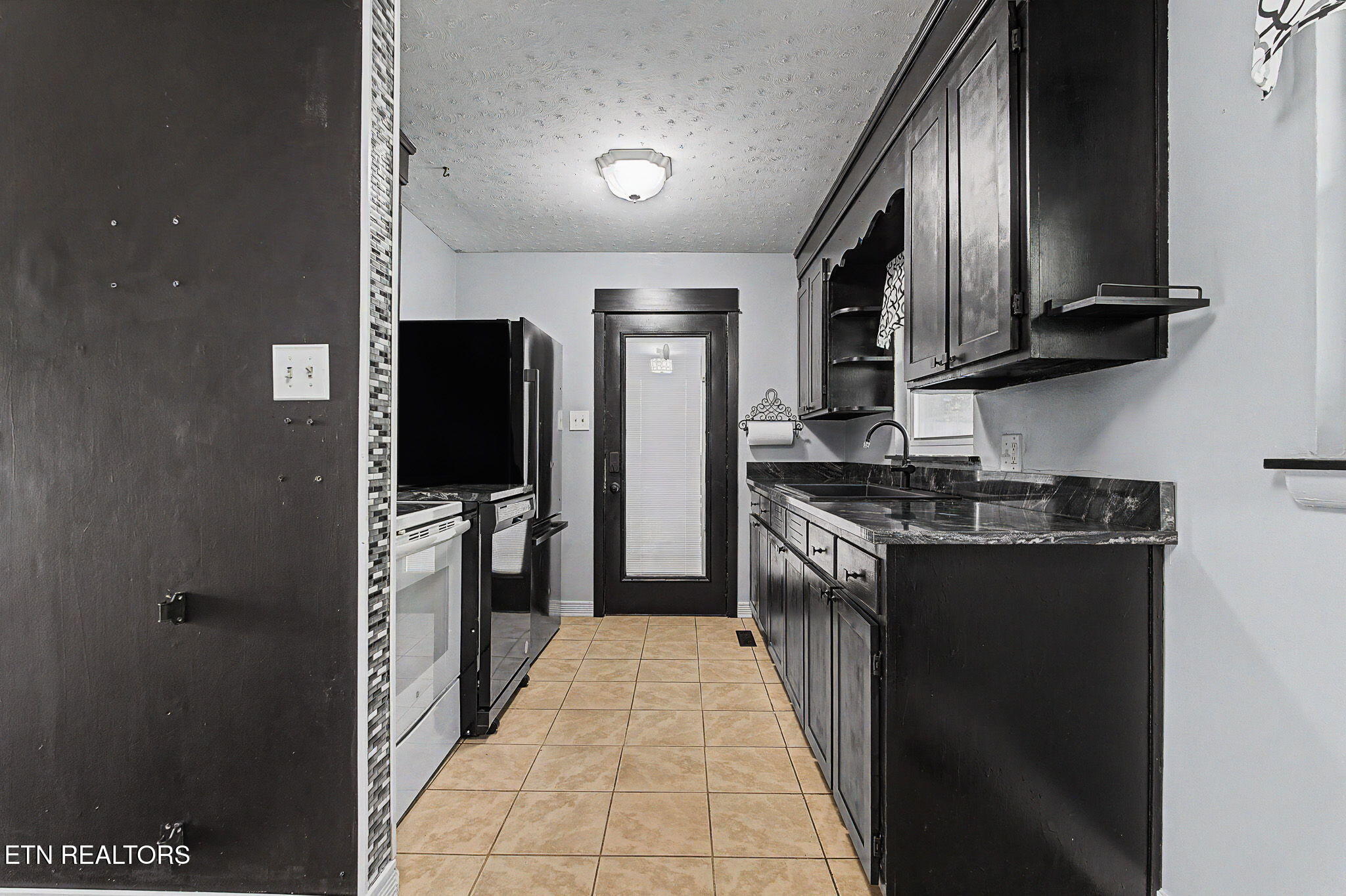 2208 Sylvania Ave