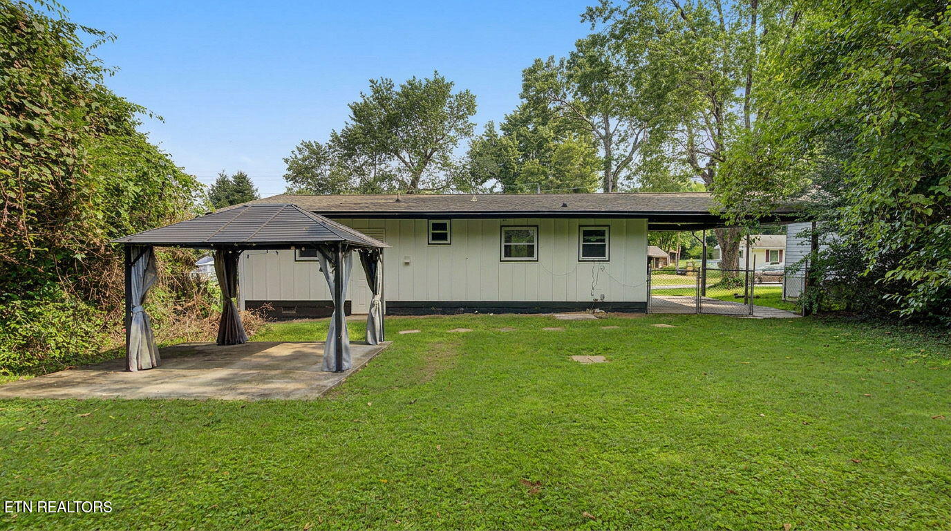 2208 Sylvania Ave