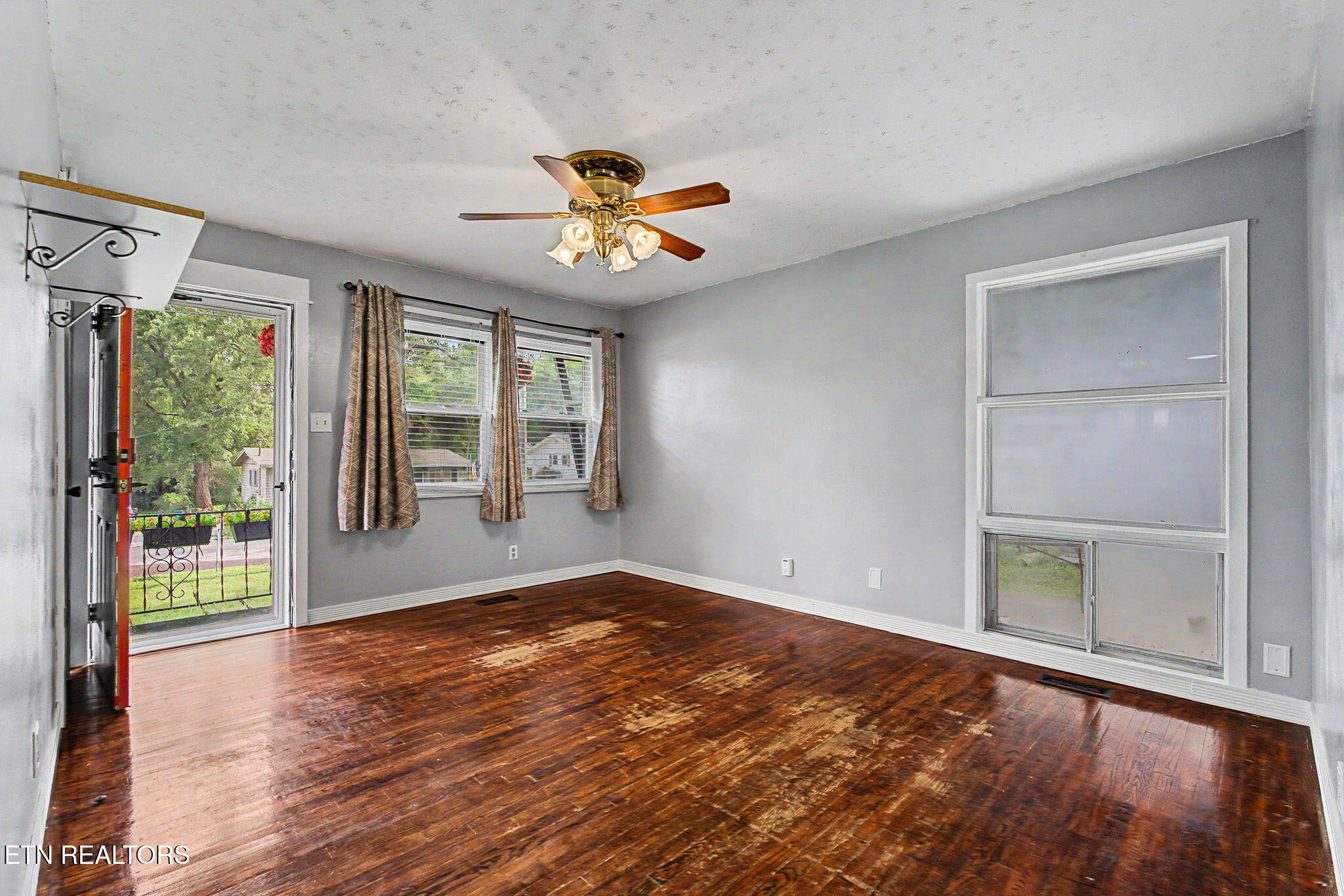 2208 Sylvania Ave