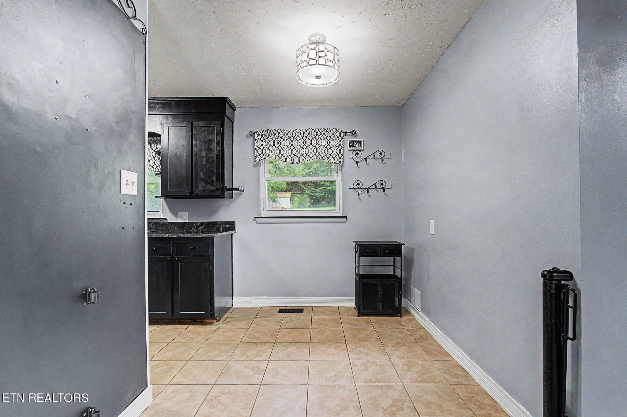 2208 Sylvania Ave