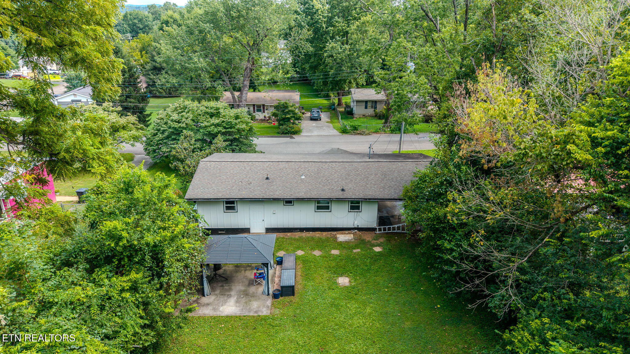 2208 Sylvania Ave