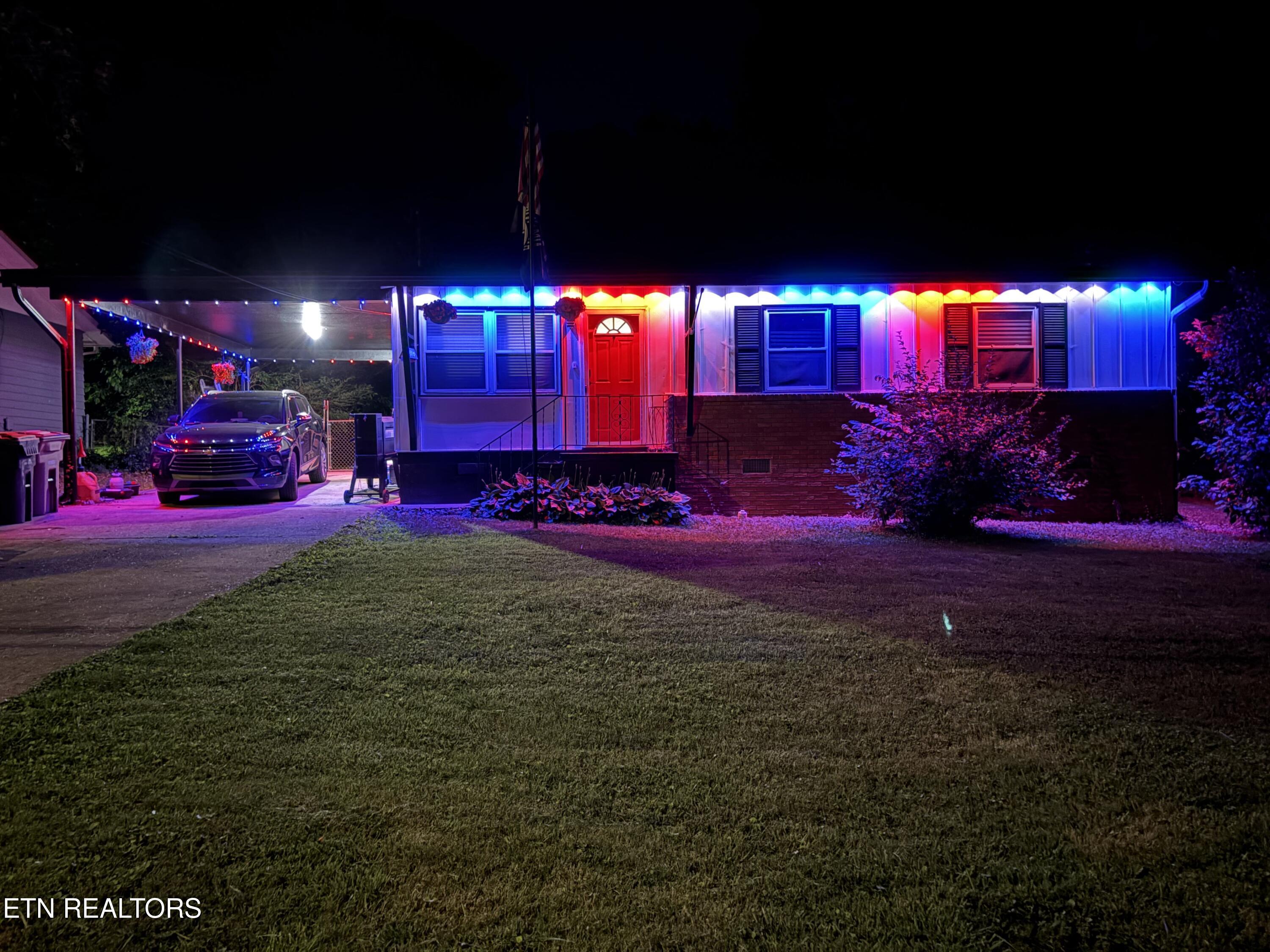 2208 Sylvania Ave