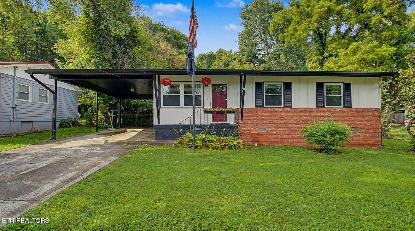 2208 Sylvania Ave