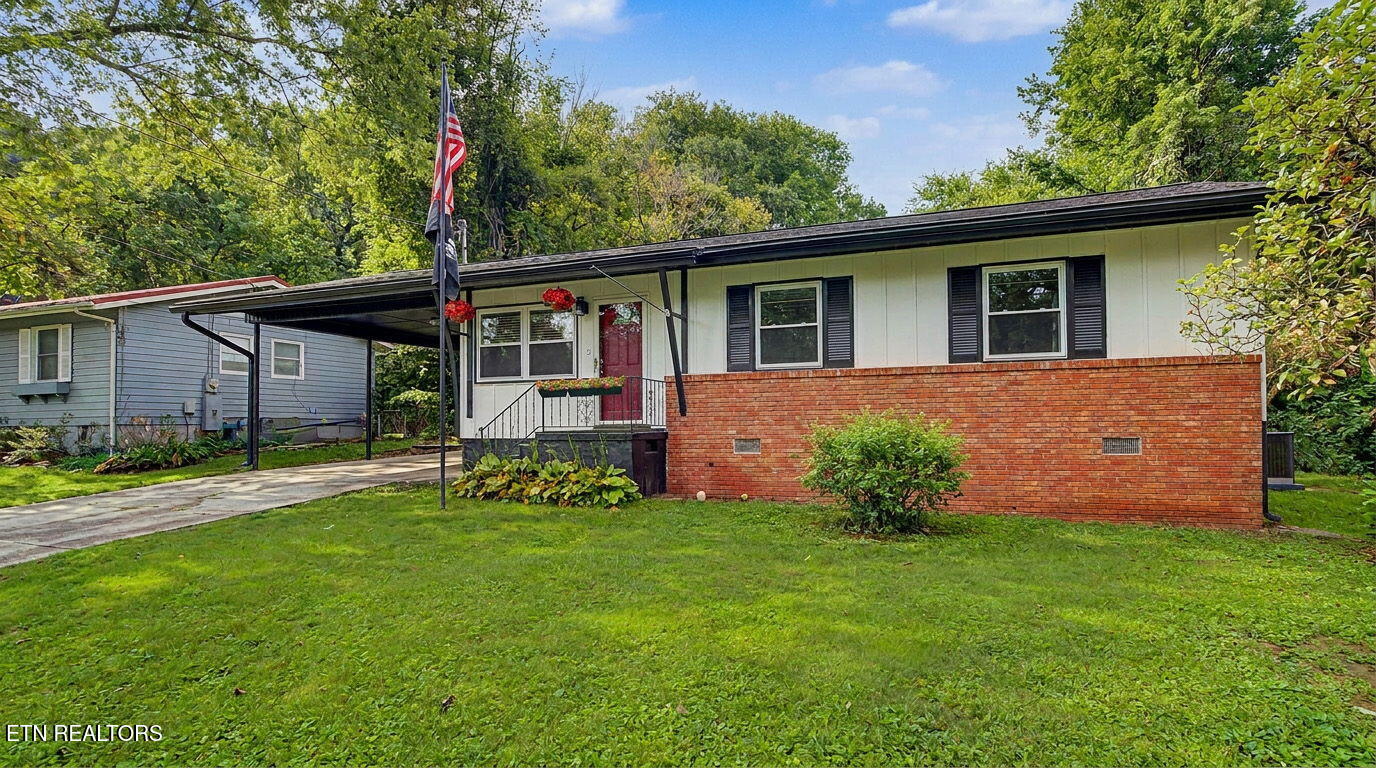2208 Sylvania Ave