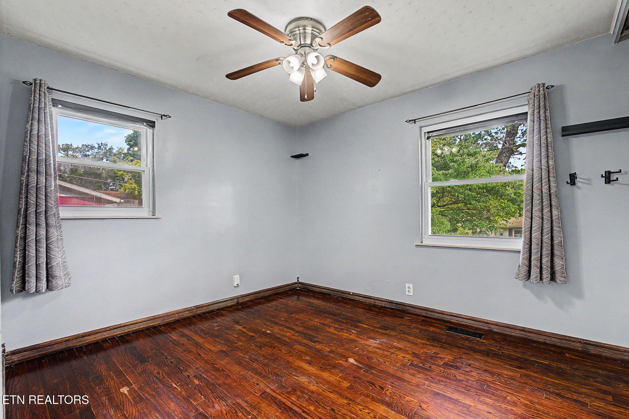 2208 Sylvania Ave