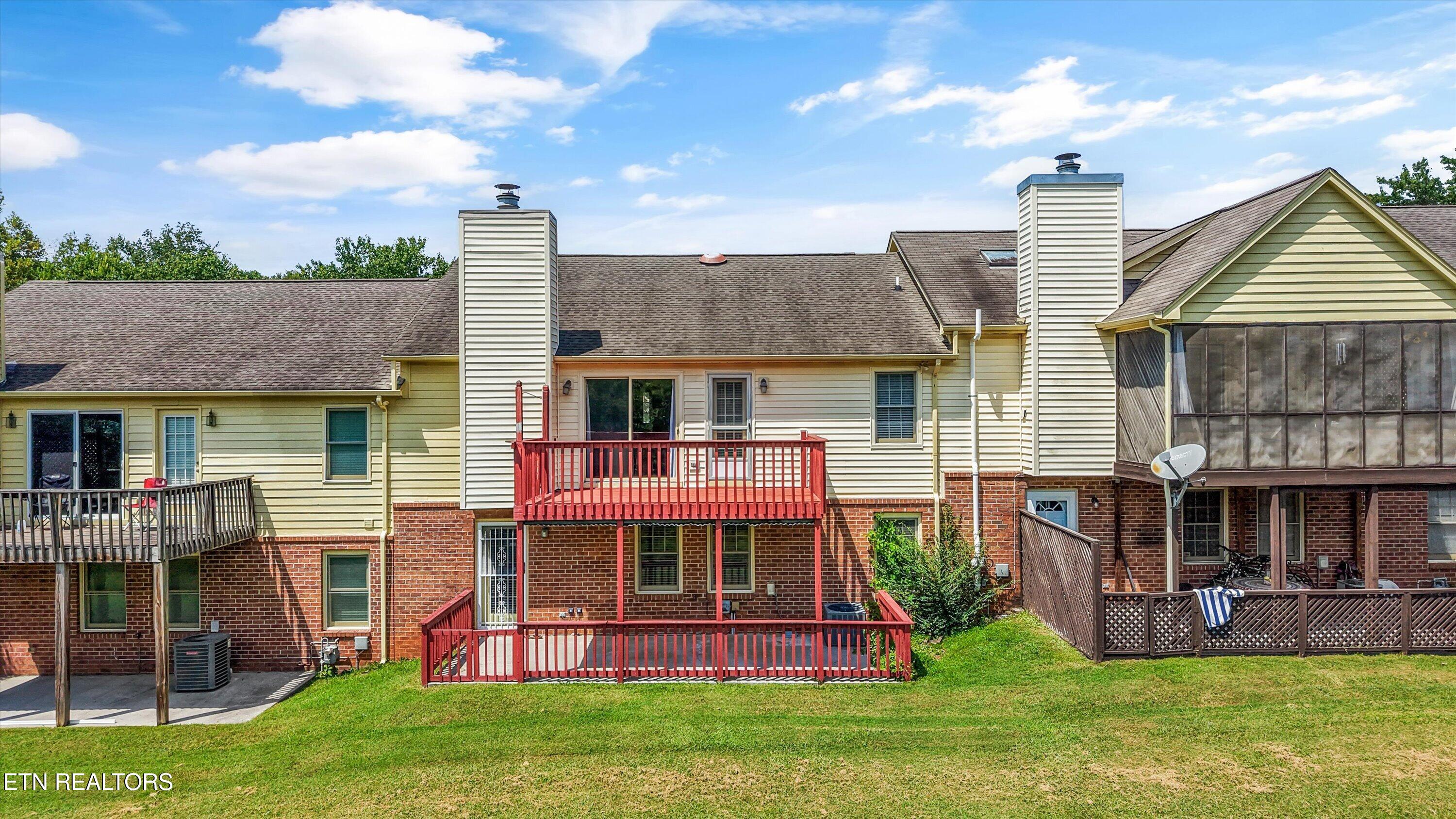 8430 Woodbend Tr