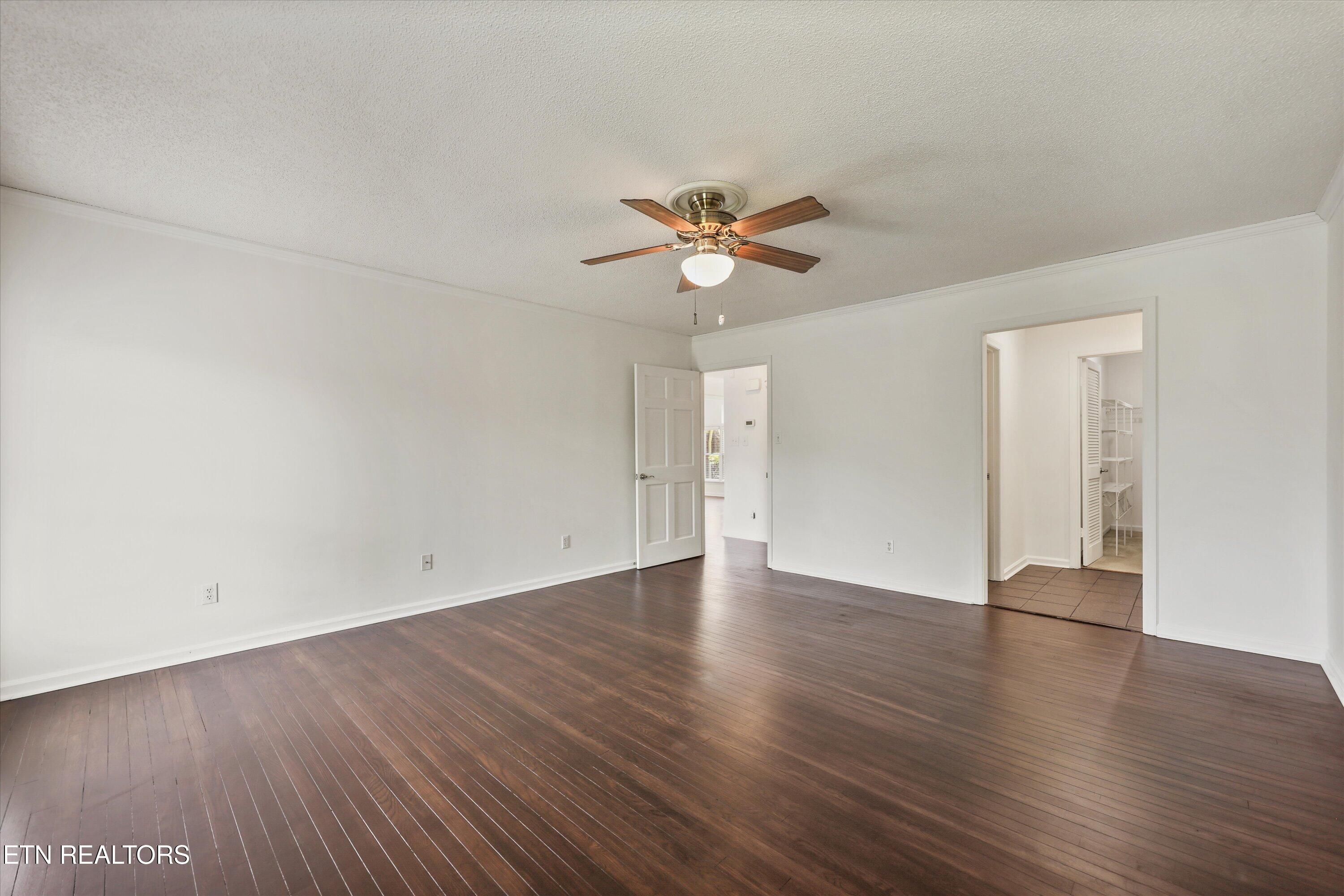 8430 Woodbend Tr