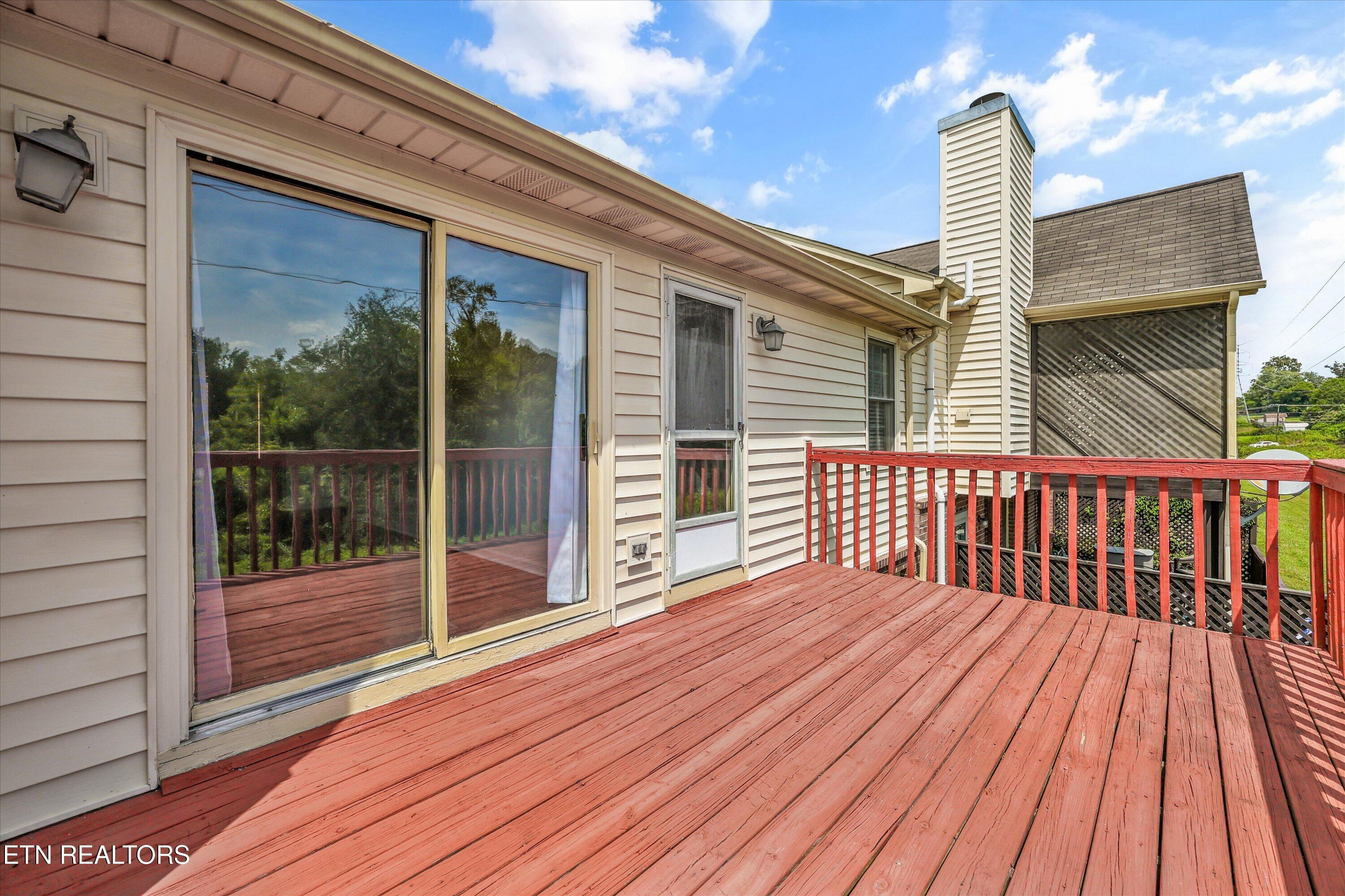 8430 Woodbend Tr