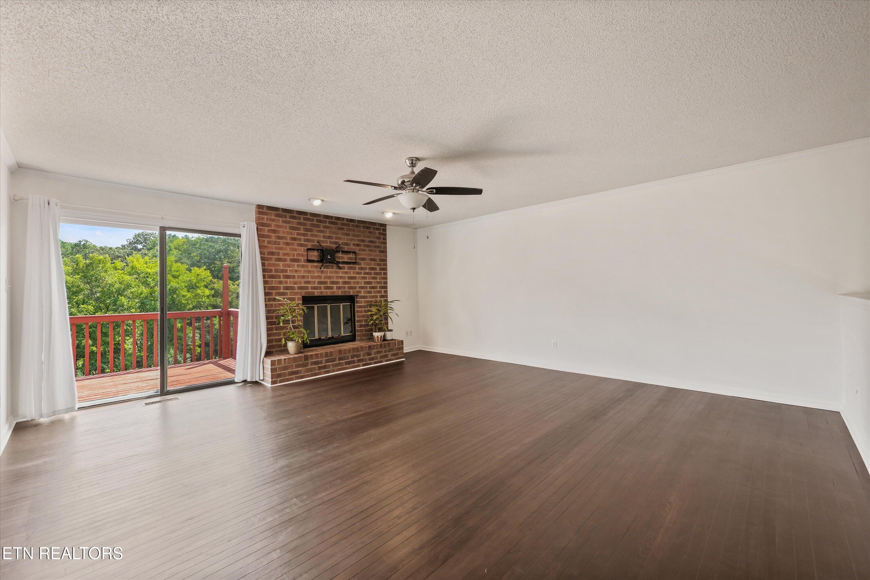8430 Woodbend Tr