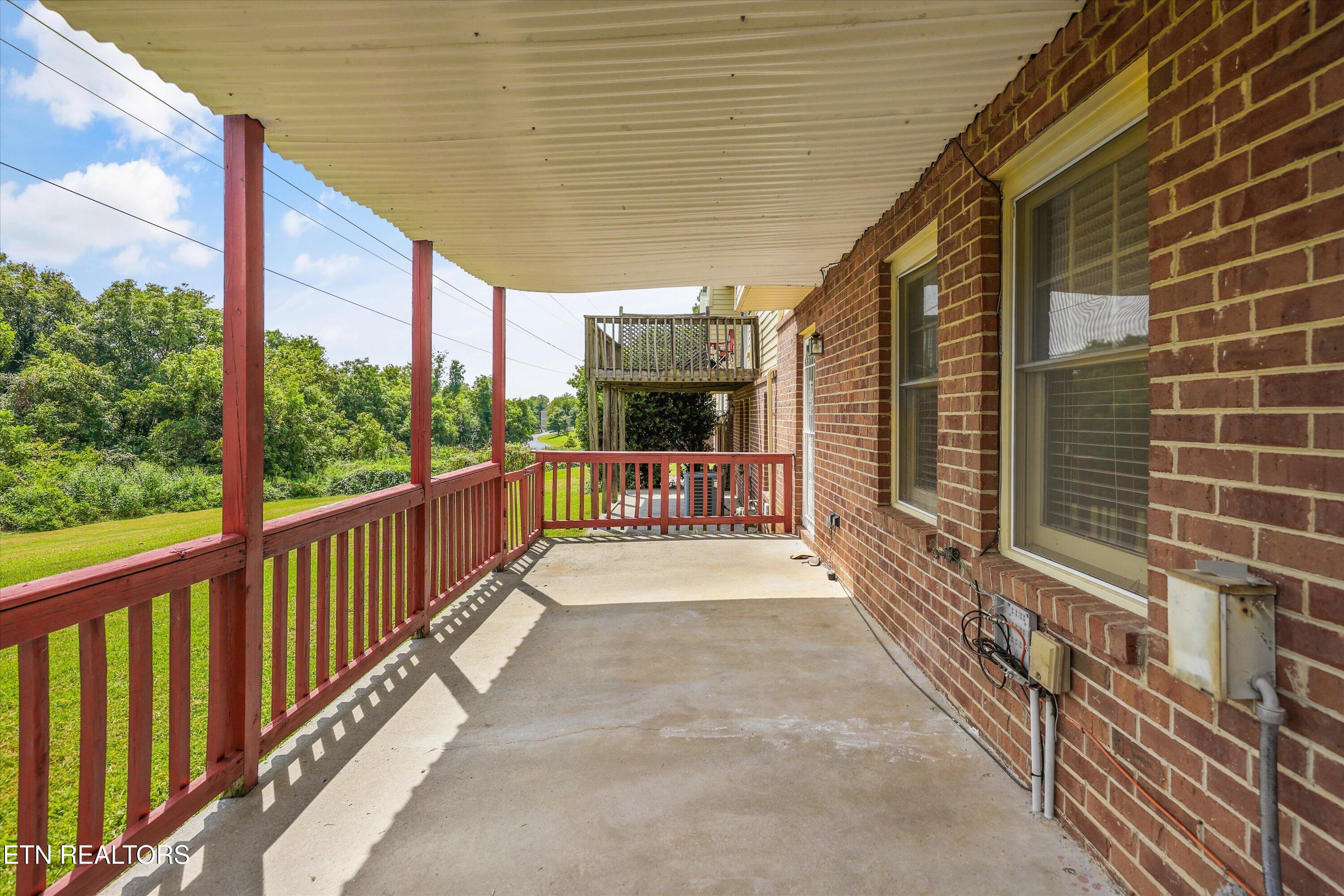 8430 Woodbend Tr