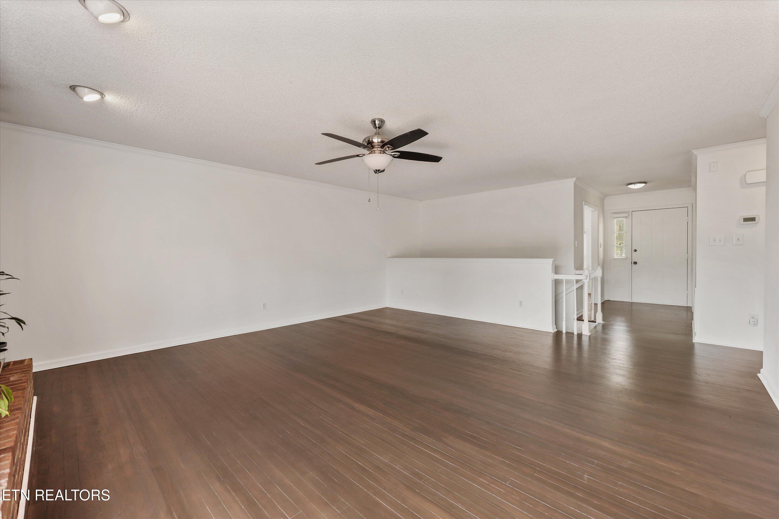 8430 Woodbend Tr