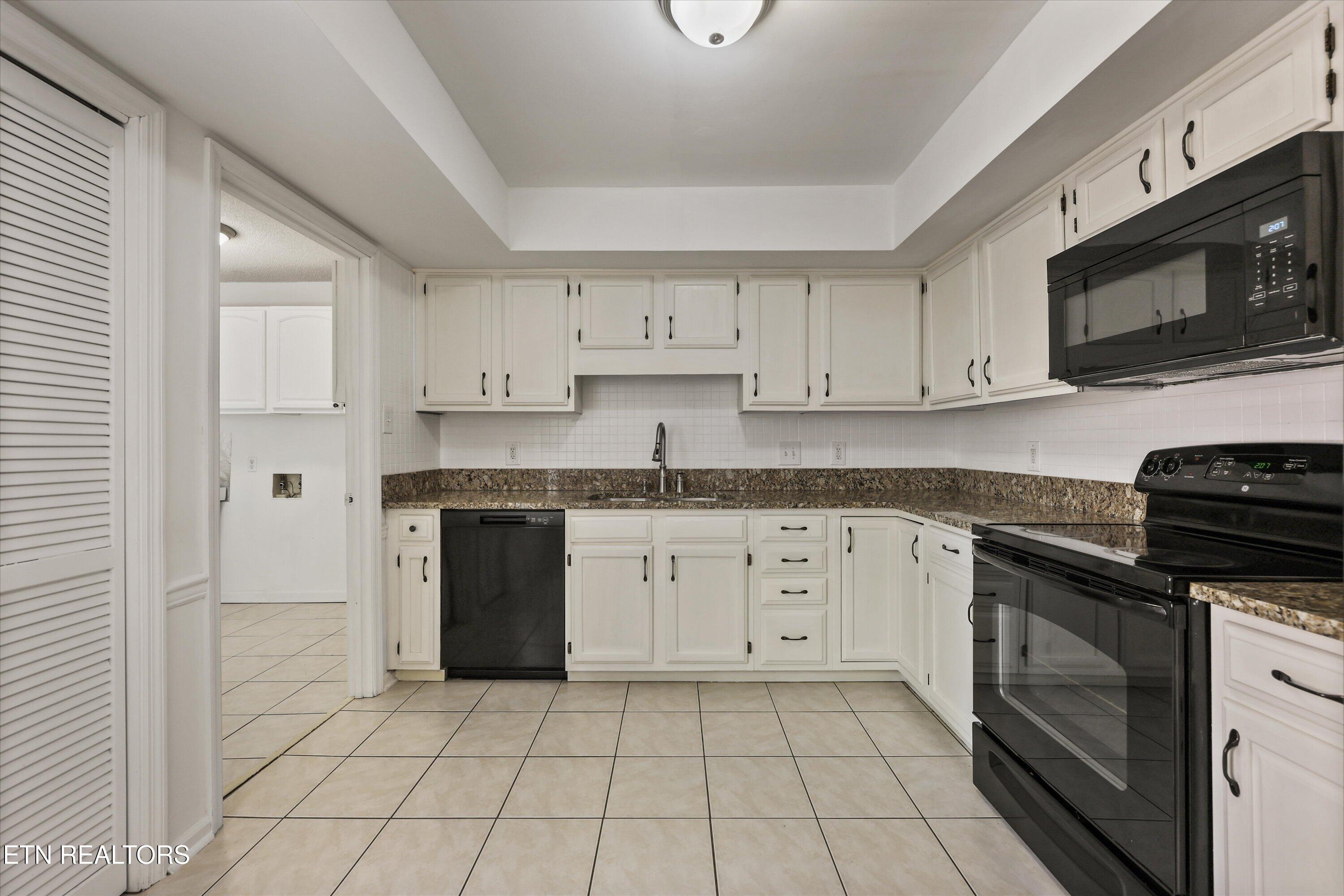 8430 Woodbend Tr