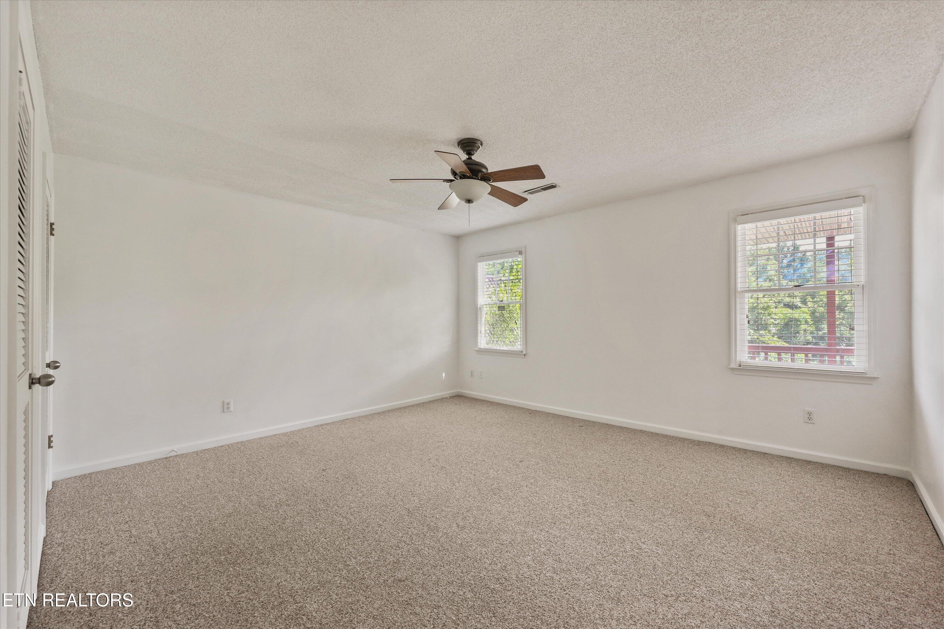 8430 Woodbend Tr