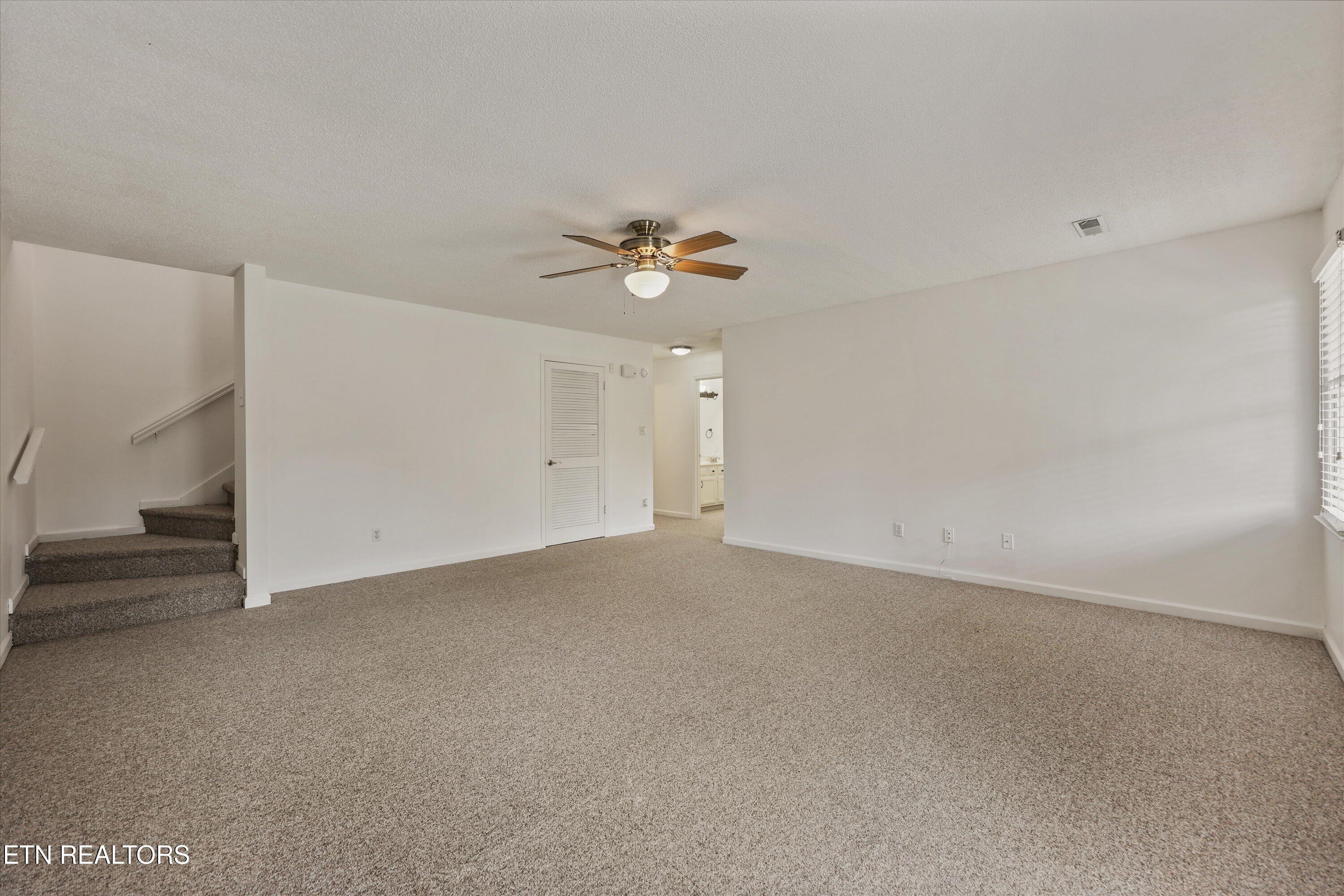 8430 Woodbend Tr