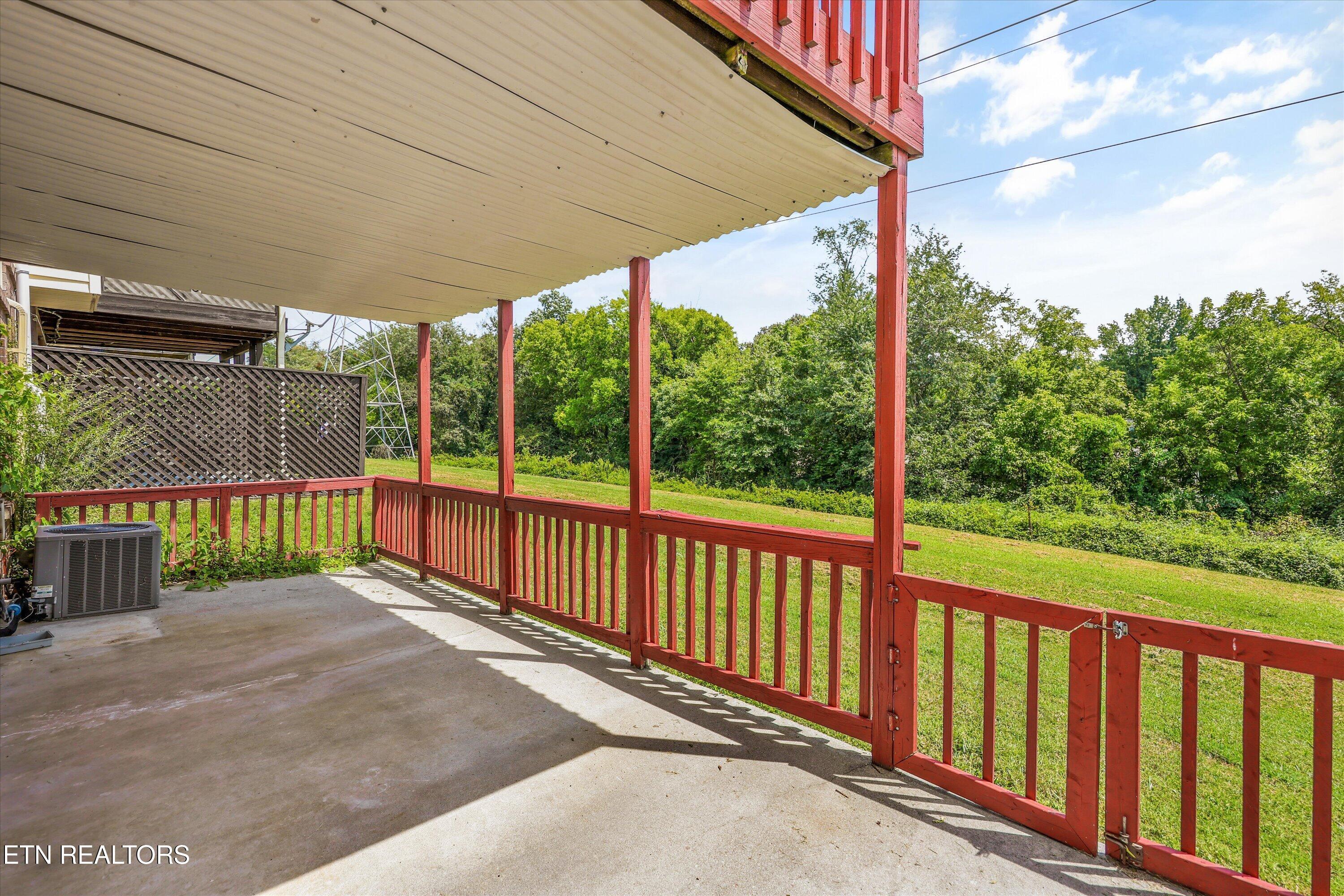 8430 Woodbend Tr