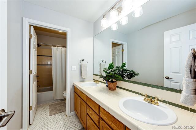 4970 Laurelglen Lane