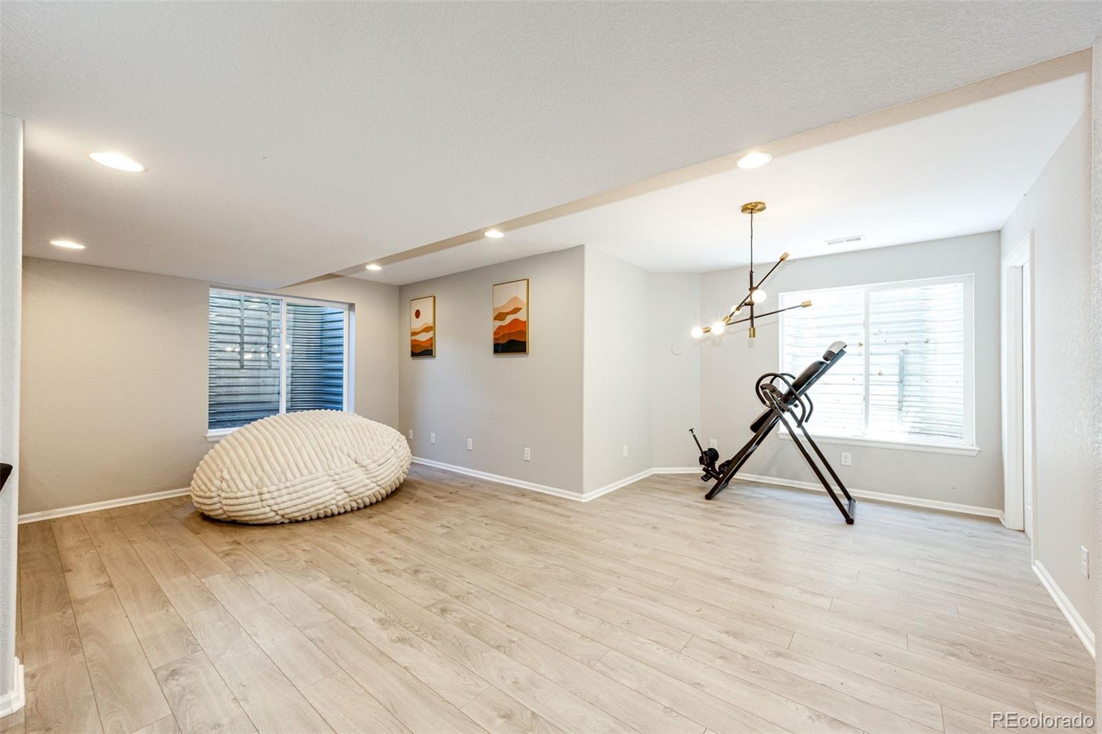 4970 Laurelglen Lane