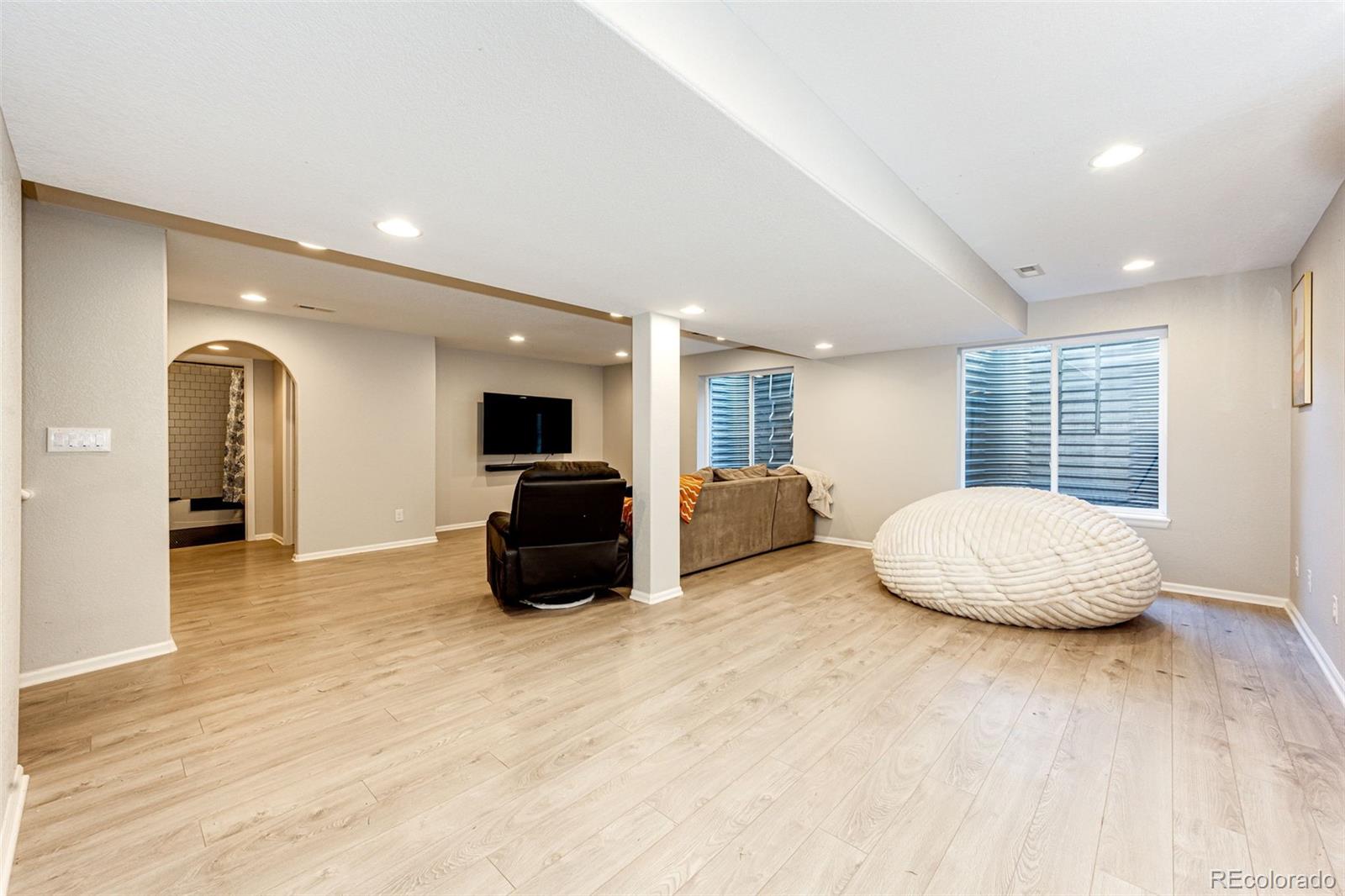 4970 Laurelglen Lane